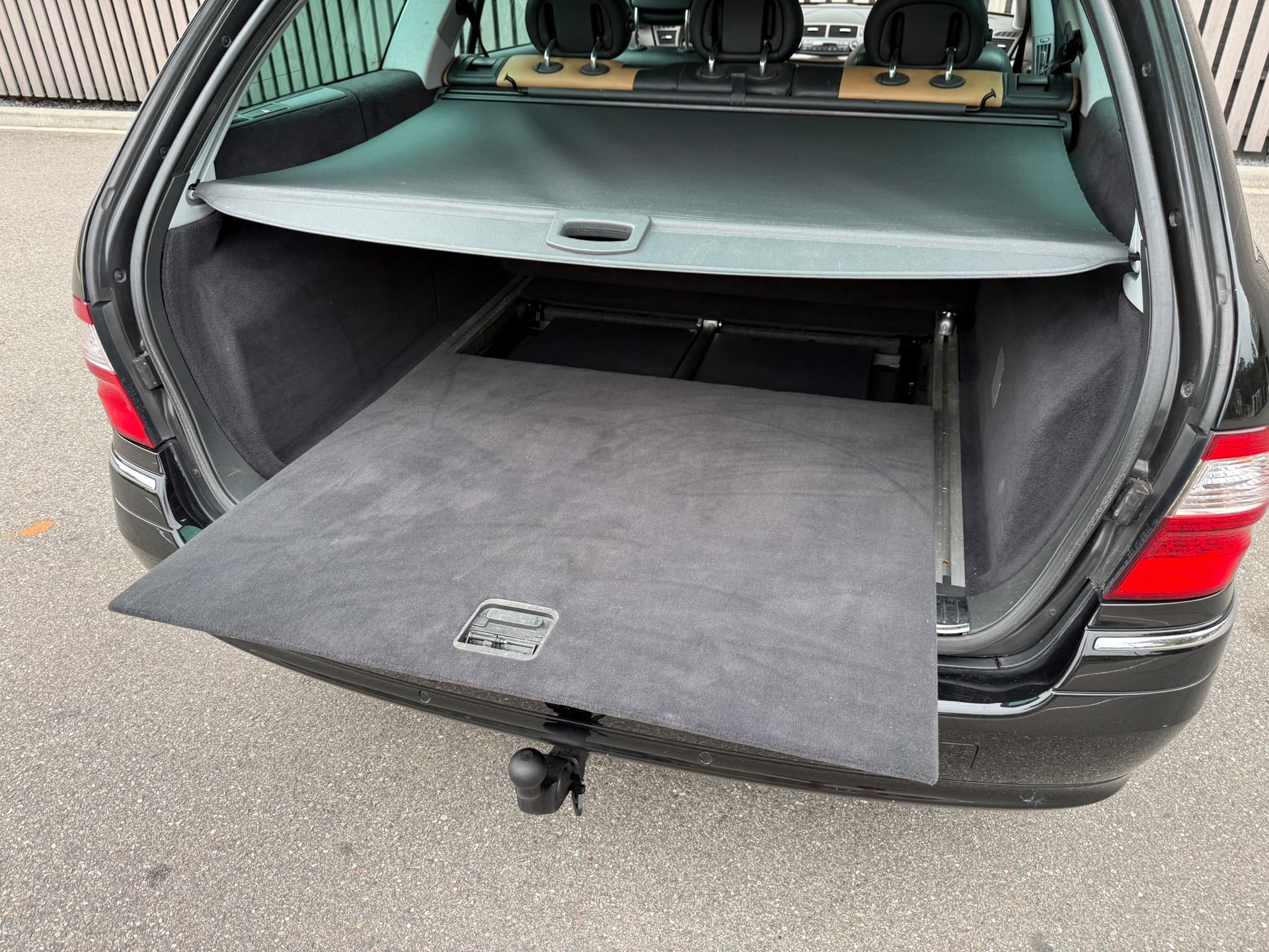 Foto van Mercedes-Benz E 500 4-matic