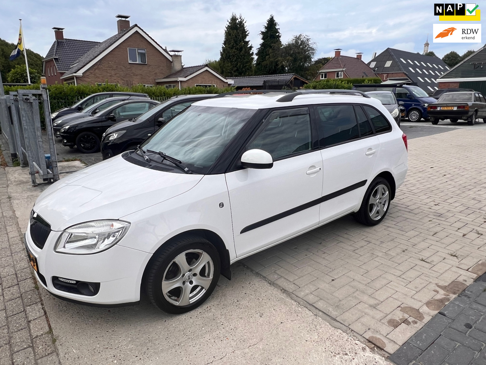 Skoda Fabia 1.4-16V Tour nieuwe APK 2009 - voorkant