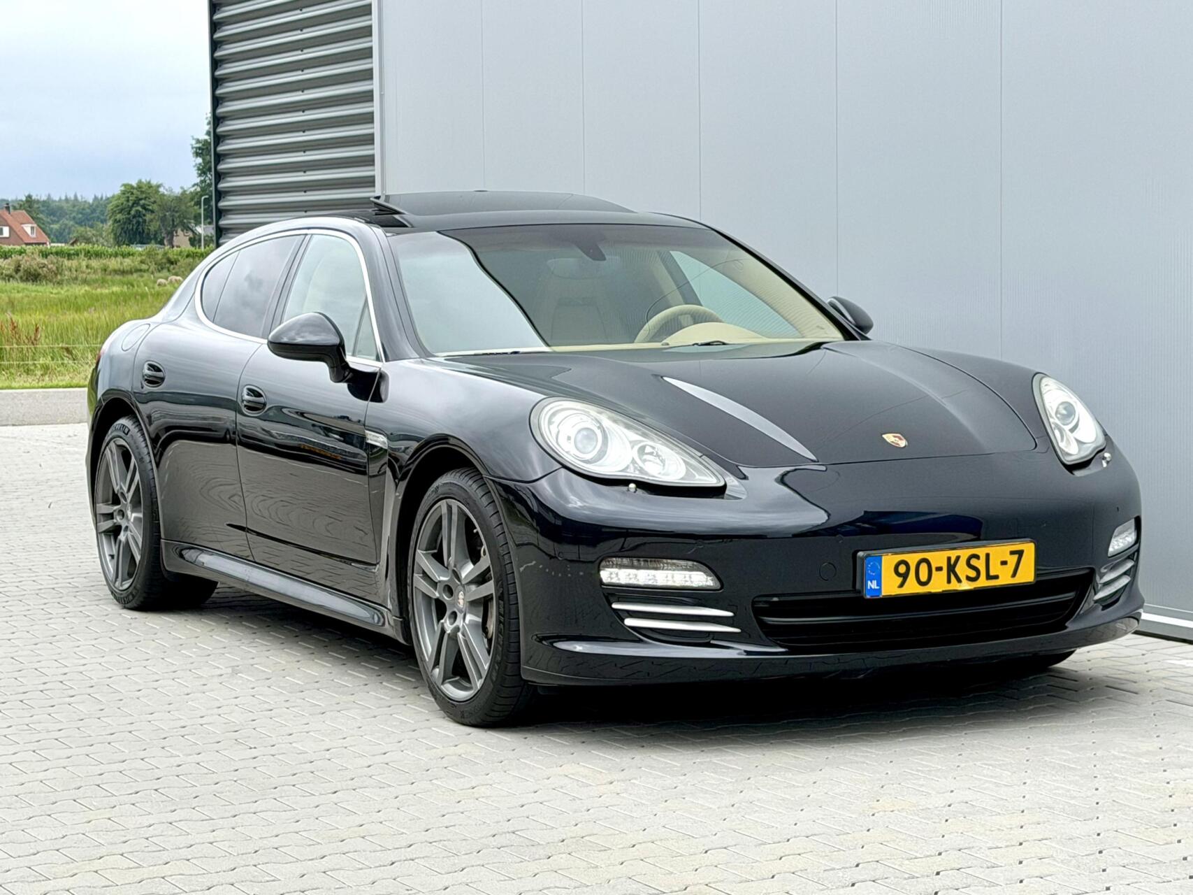 Foto van Porsche Panamera 4s