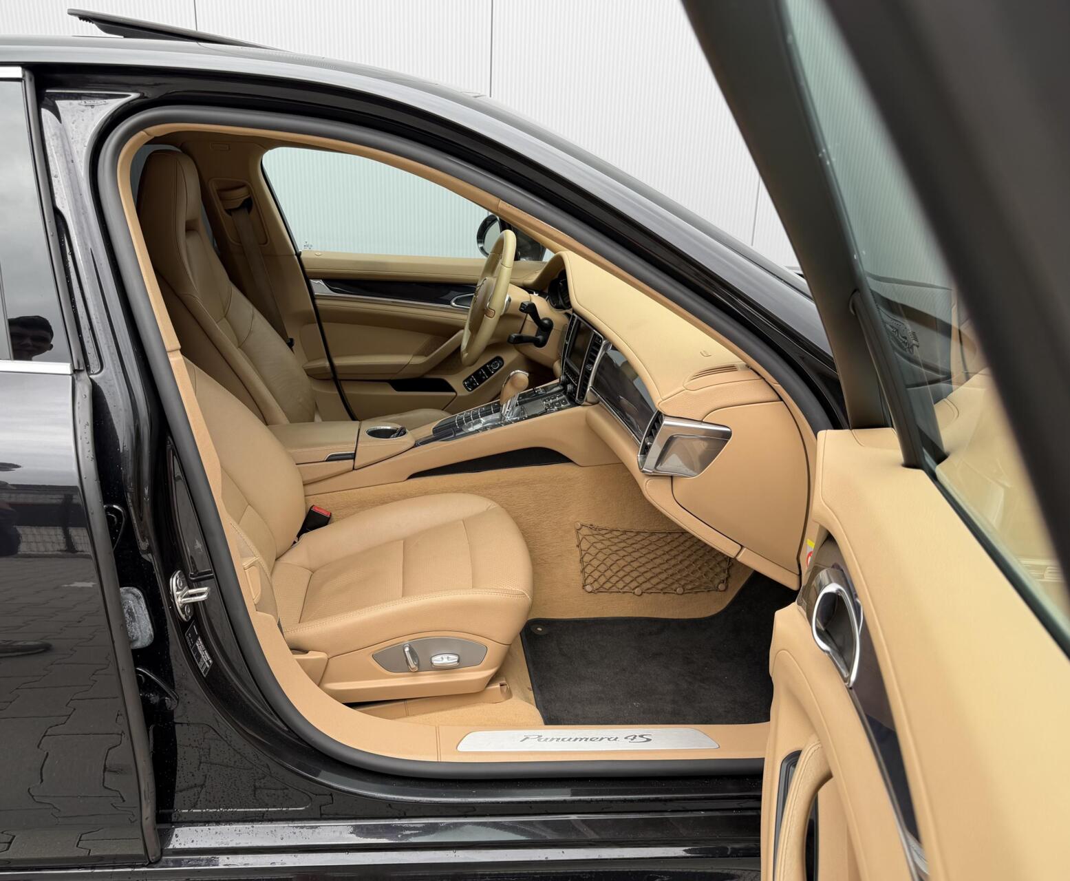 Foto van Porsche Panamera 4s