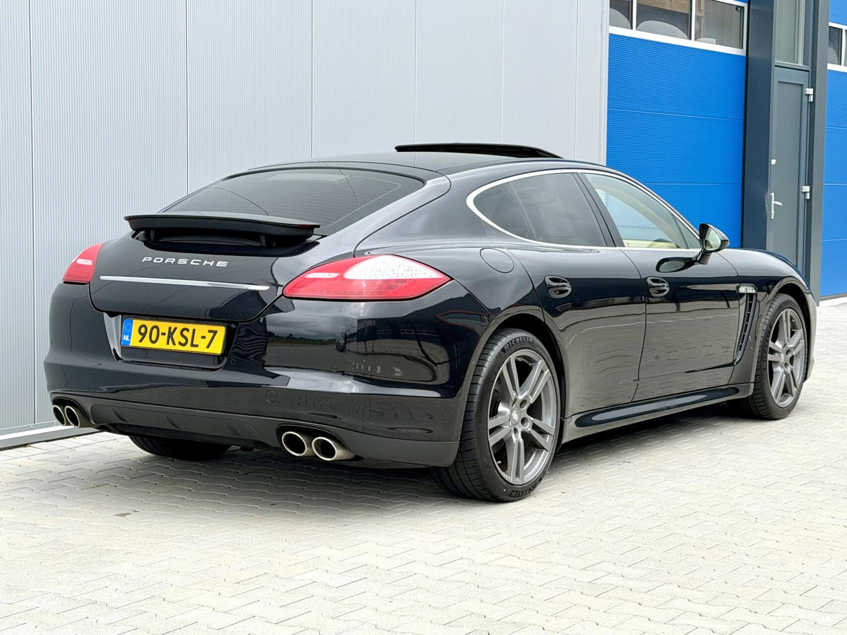 Foto van Porsche Panamera 4s