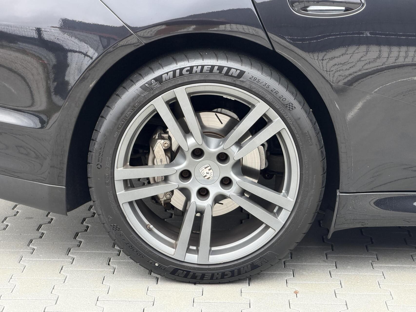 Foto van Porsche Panamera 4s