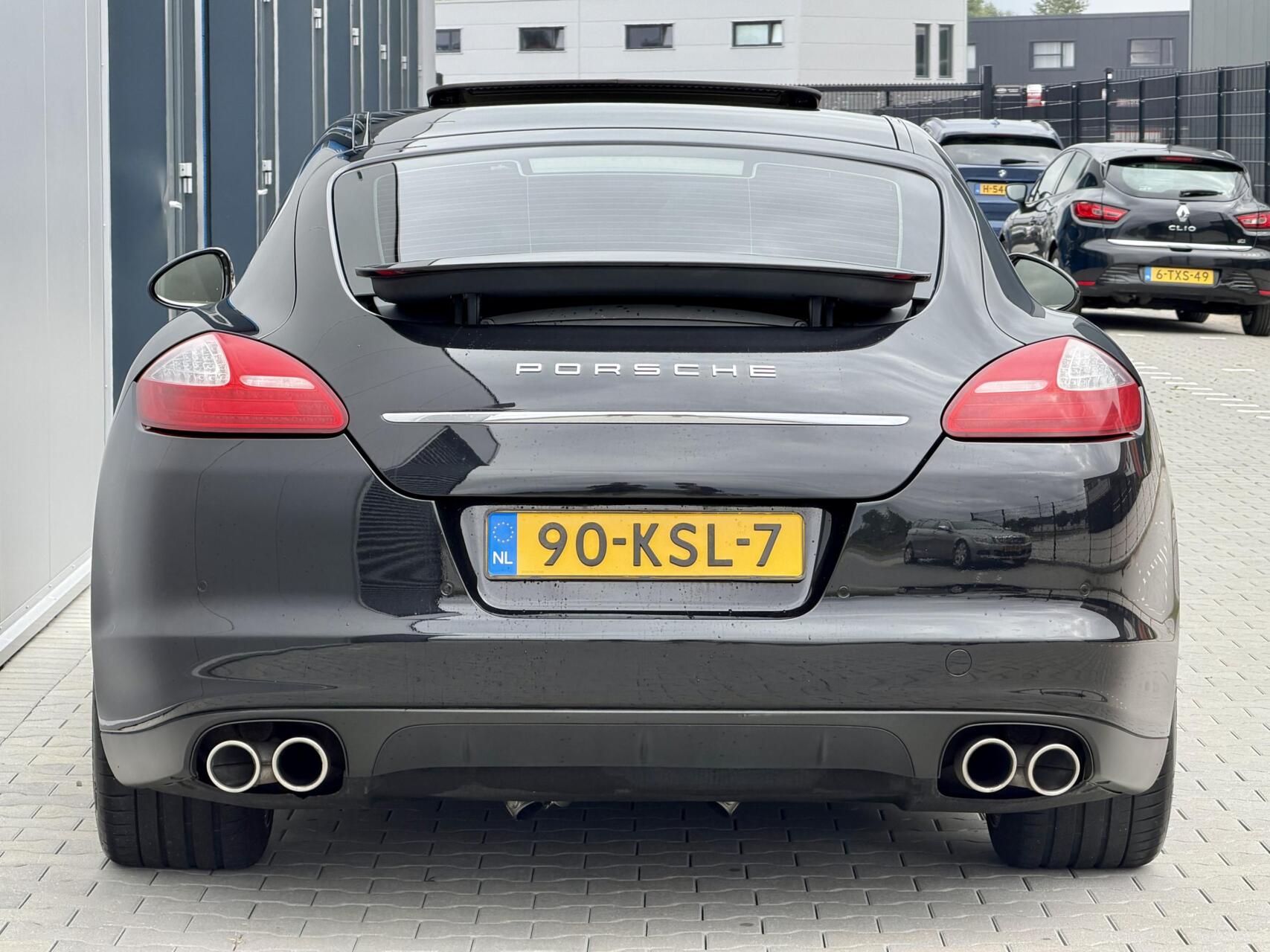Foto van Porsche Panamera 4s