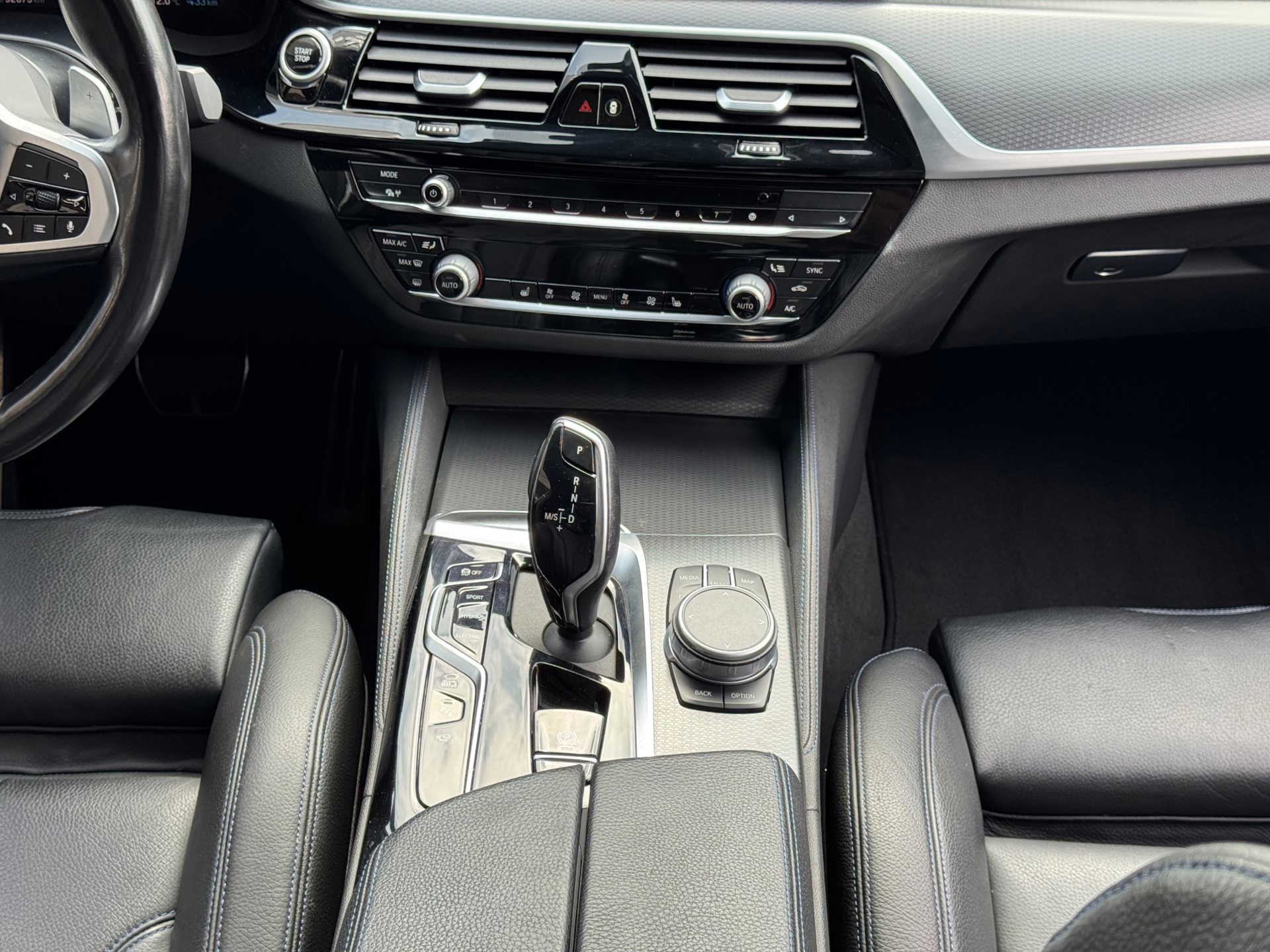 Foto van BMW 545e xDrive