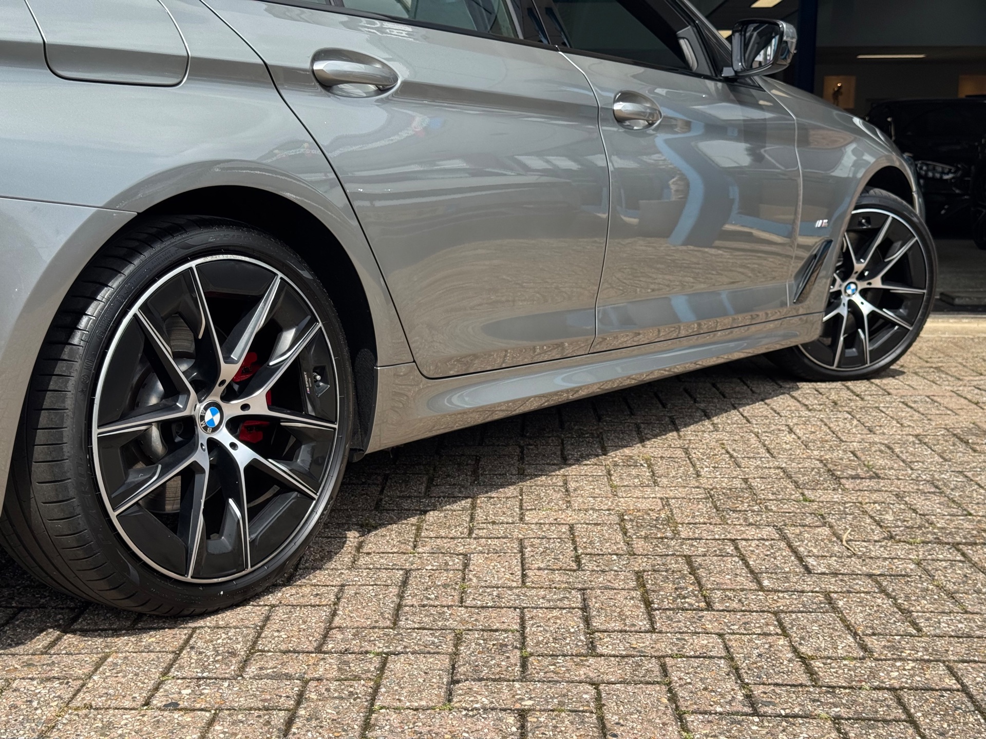 Foto van BMW 545e xDrive
