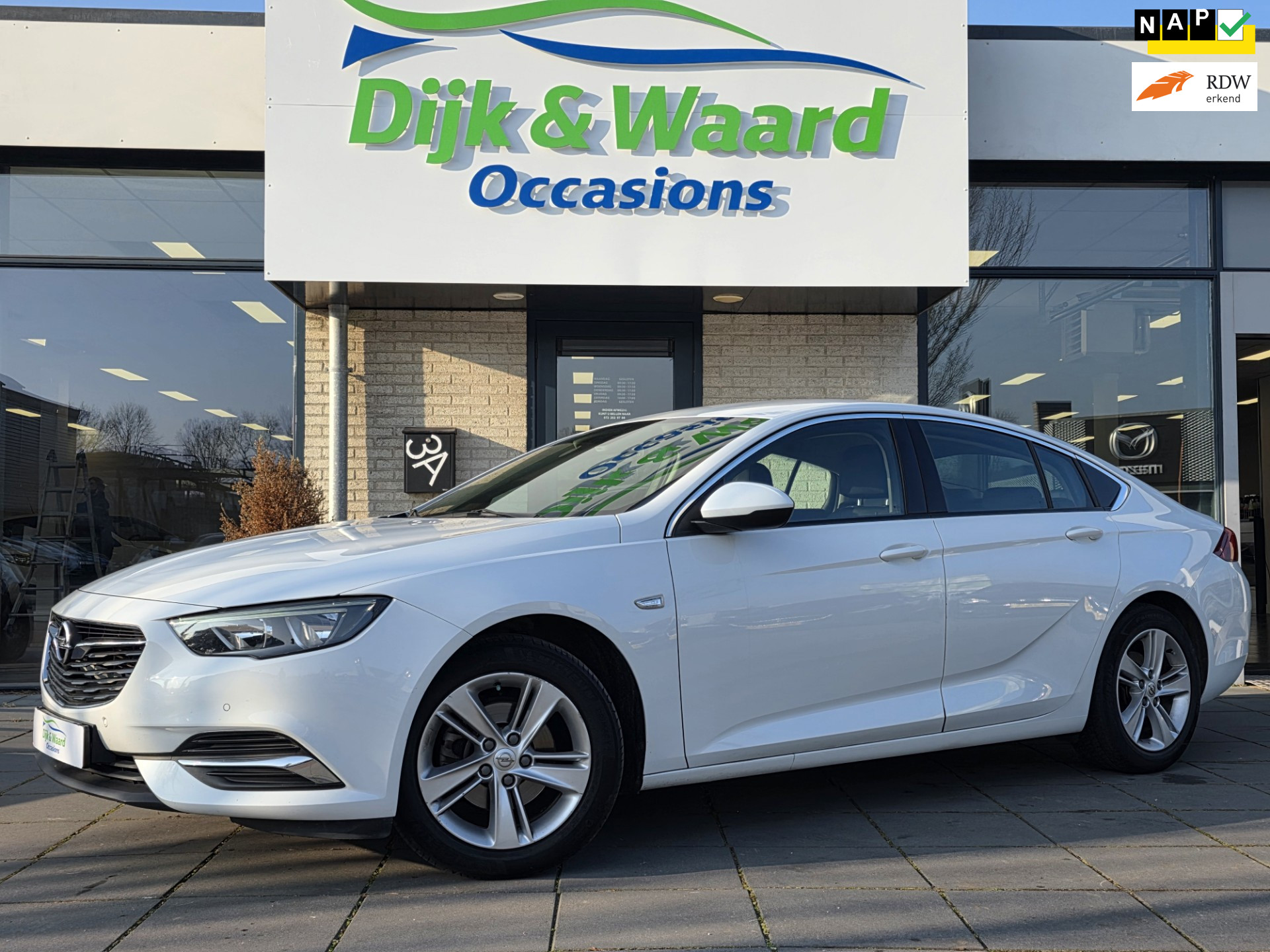 Opel Insignia Grand Sport 1.5 Turbo Business Executive Automaat – Parkeersensor -  Navi – Luxe - Nap – 2019 - voorkant