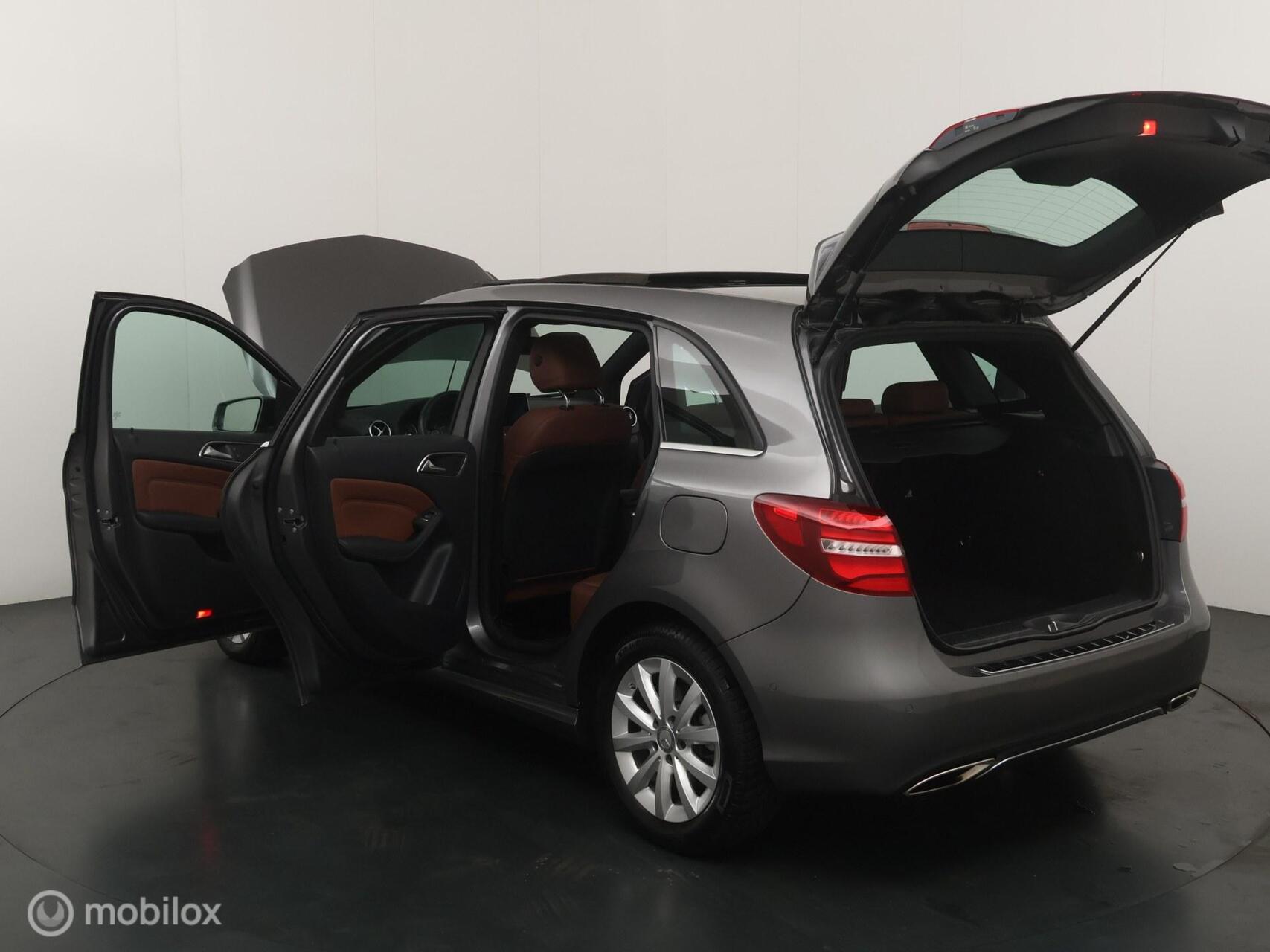 Foto van Mercedes-Benz B 200