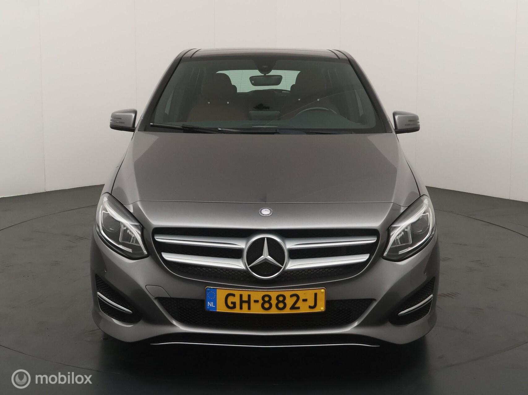 Foto van Mercedes-Benz B 200