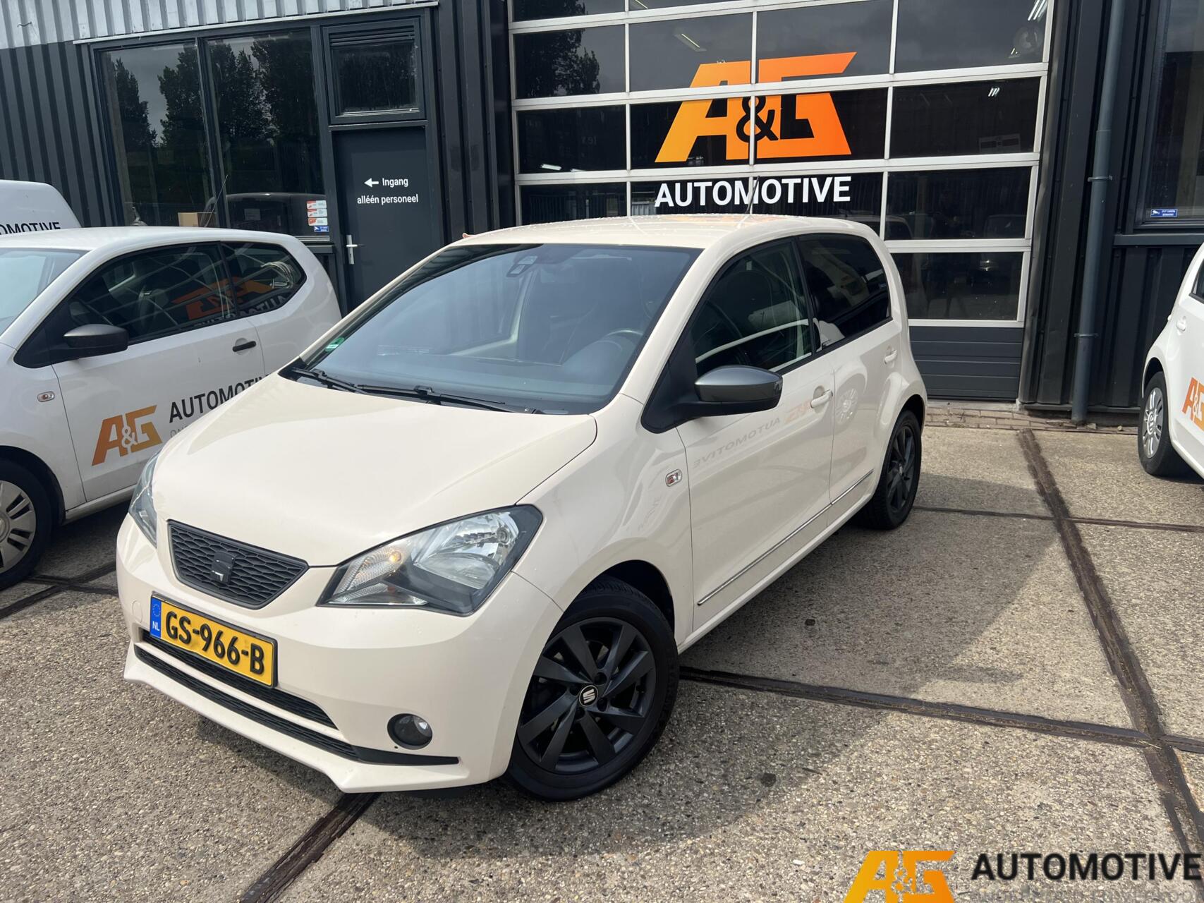 Seat Mii 1.0 Mango 5DRS 2015 | Airco | Cruise | PDC | 2015 - voorkant
