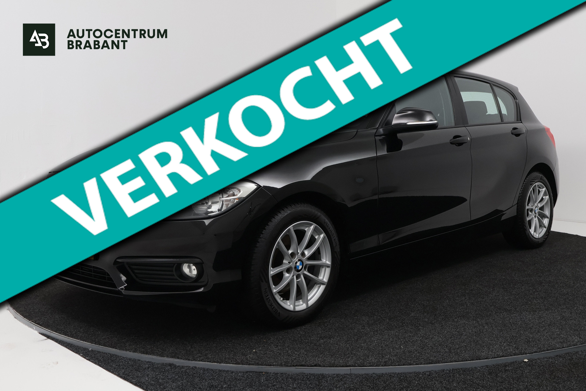 BMW 116i 116i Sport (MULTIMEDIA, LM VELGEN, STUURBEDIENING, PARKEERSENSOREN) 2015 - voorkant