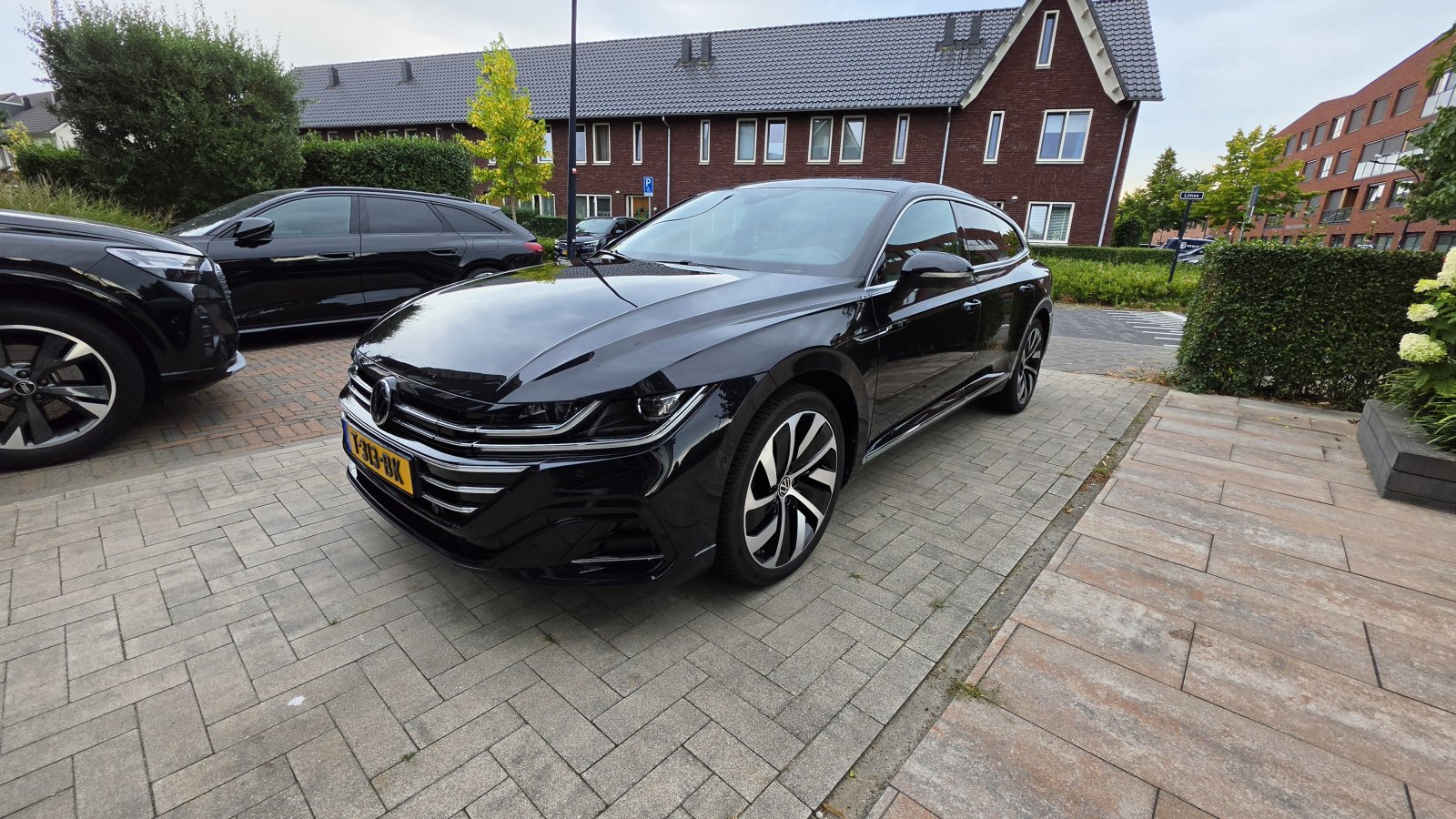 Volkswagen Arteon Shooting Brake 1.4 TSI eHy R Bns+ 2021 - voorkant