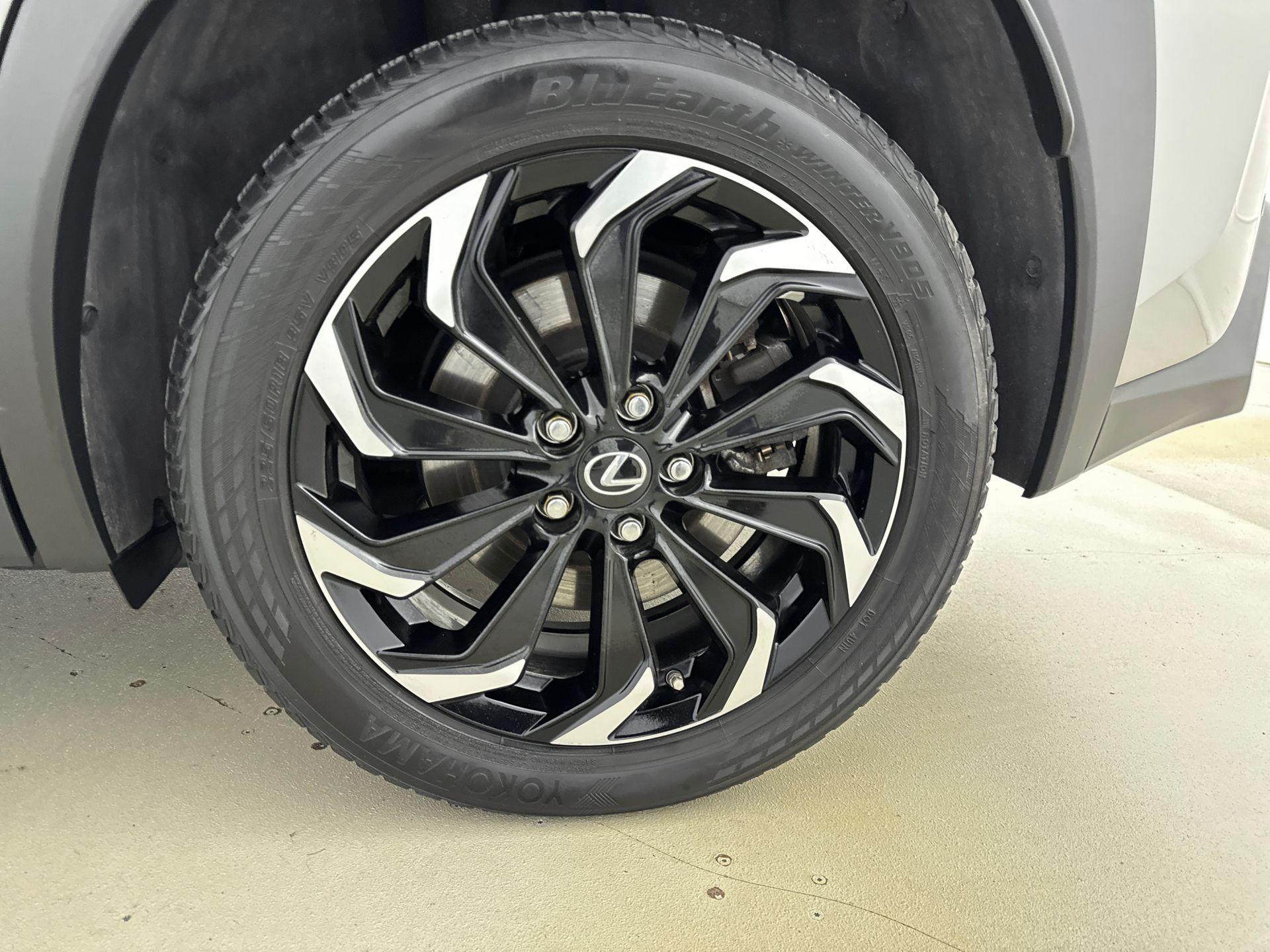 Foto van Lexus Ux