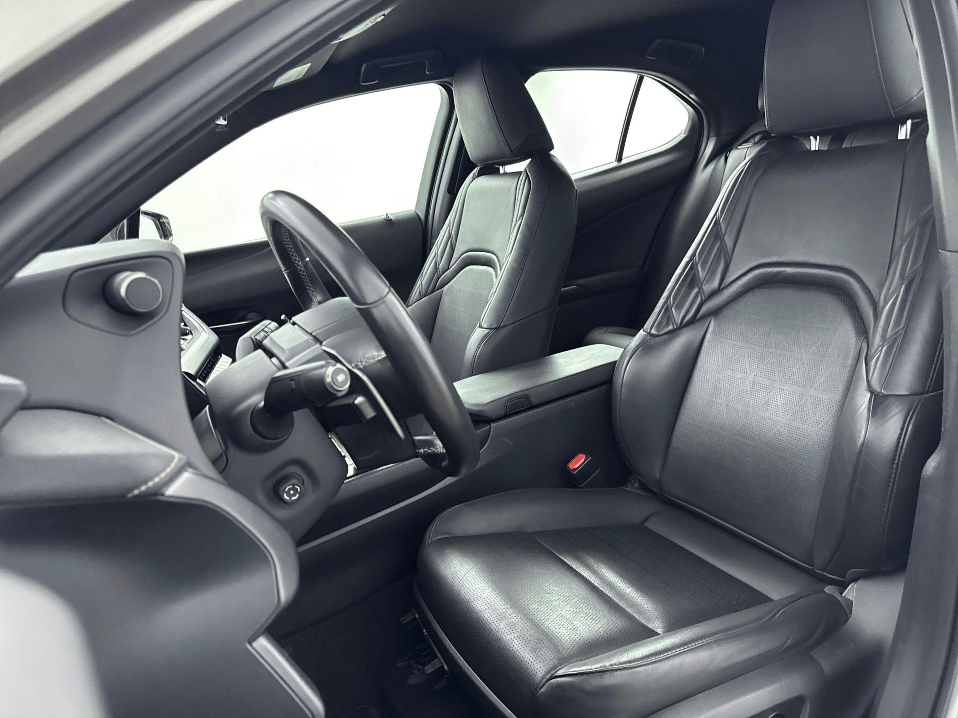 Foto van Lexus Ux