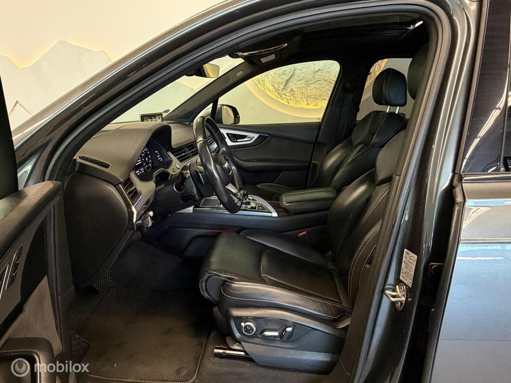 Foto van Audi Q7 E-tron