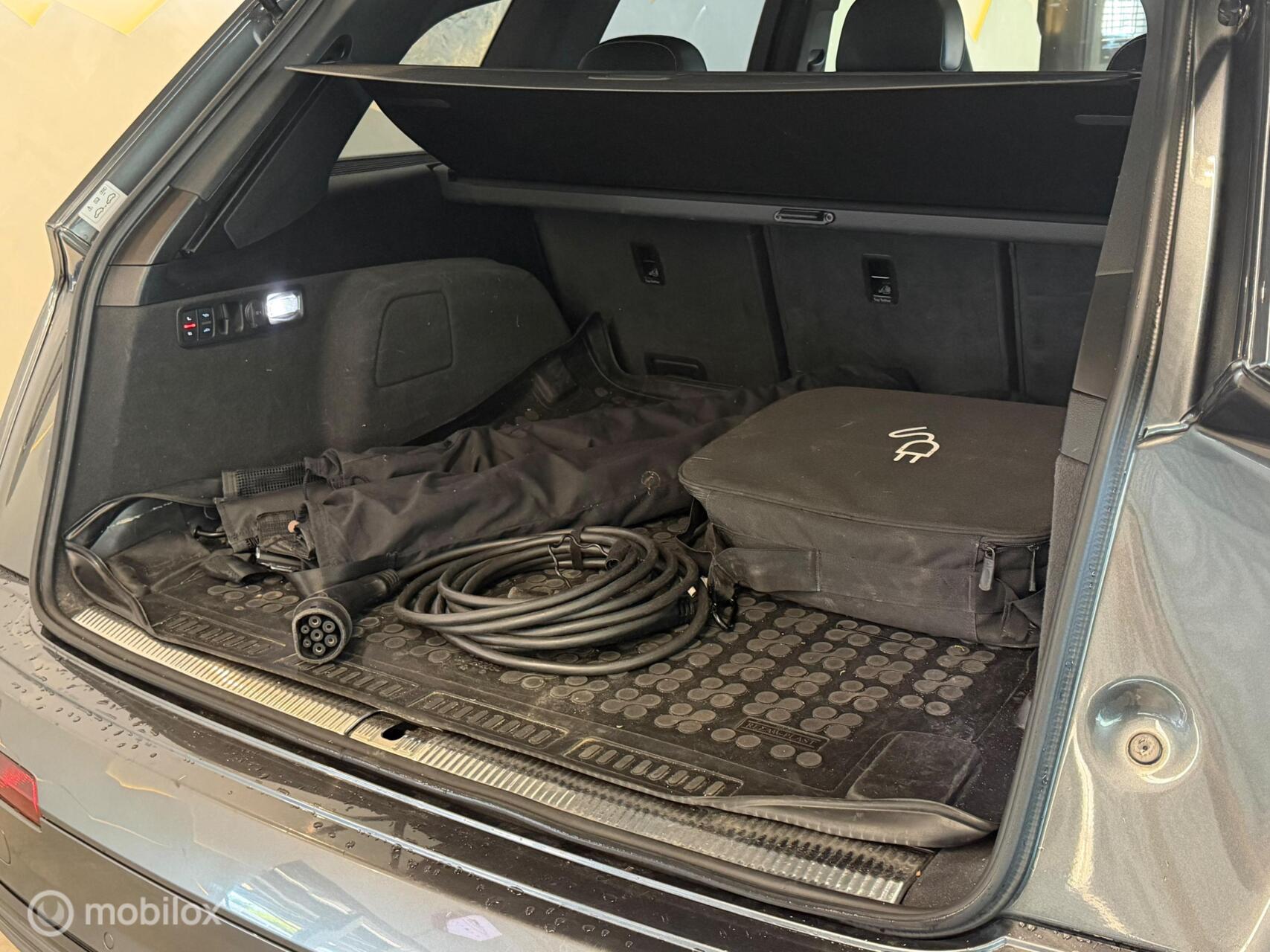 Foto van Audi Q7 E-tron