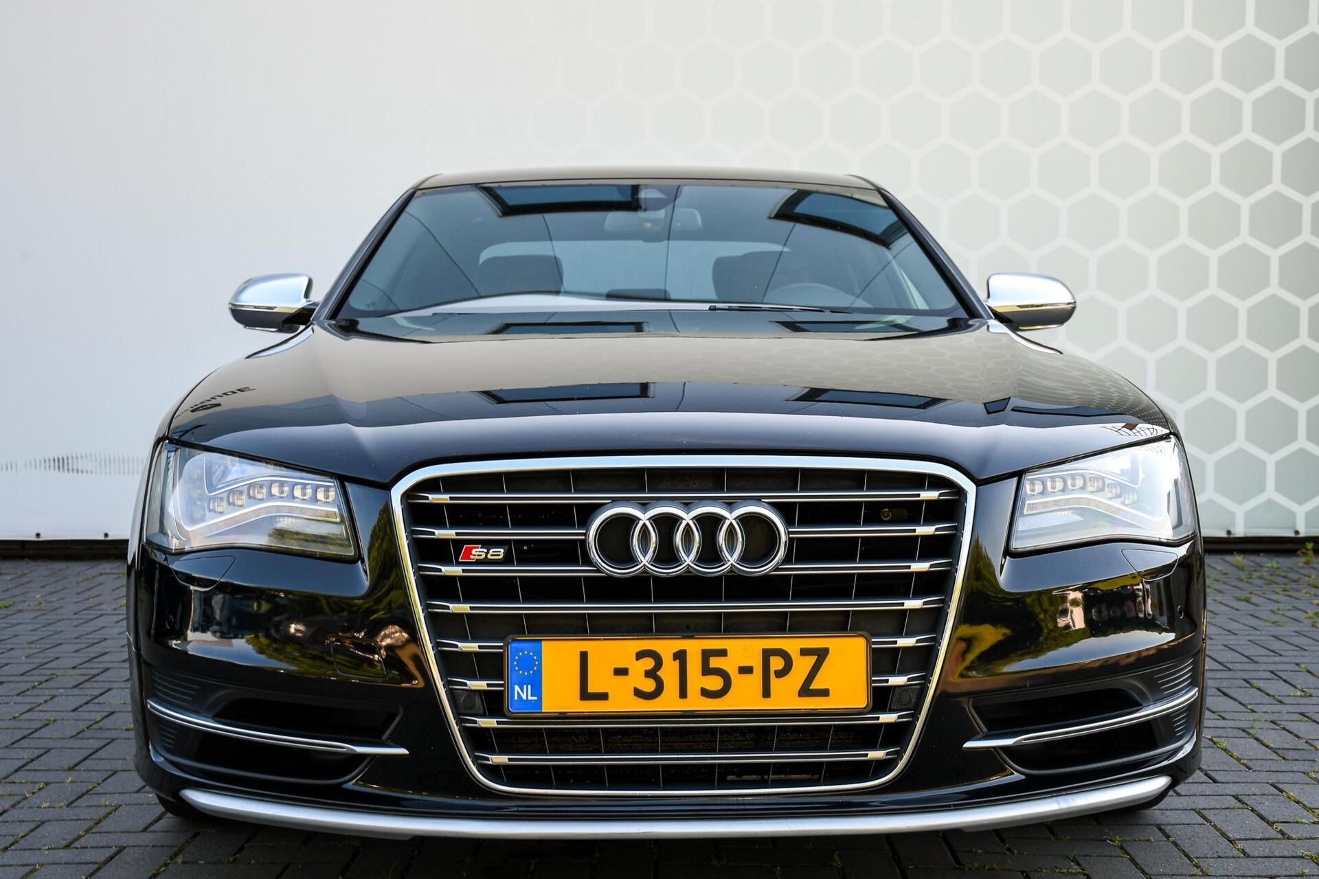 Foto van Audi S8