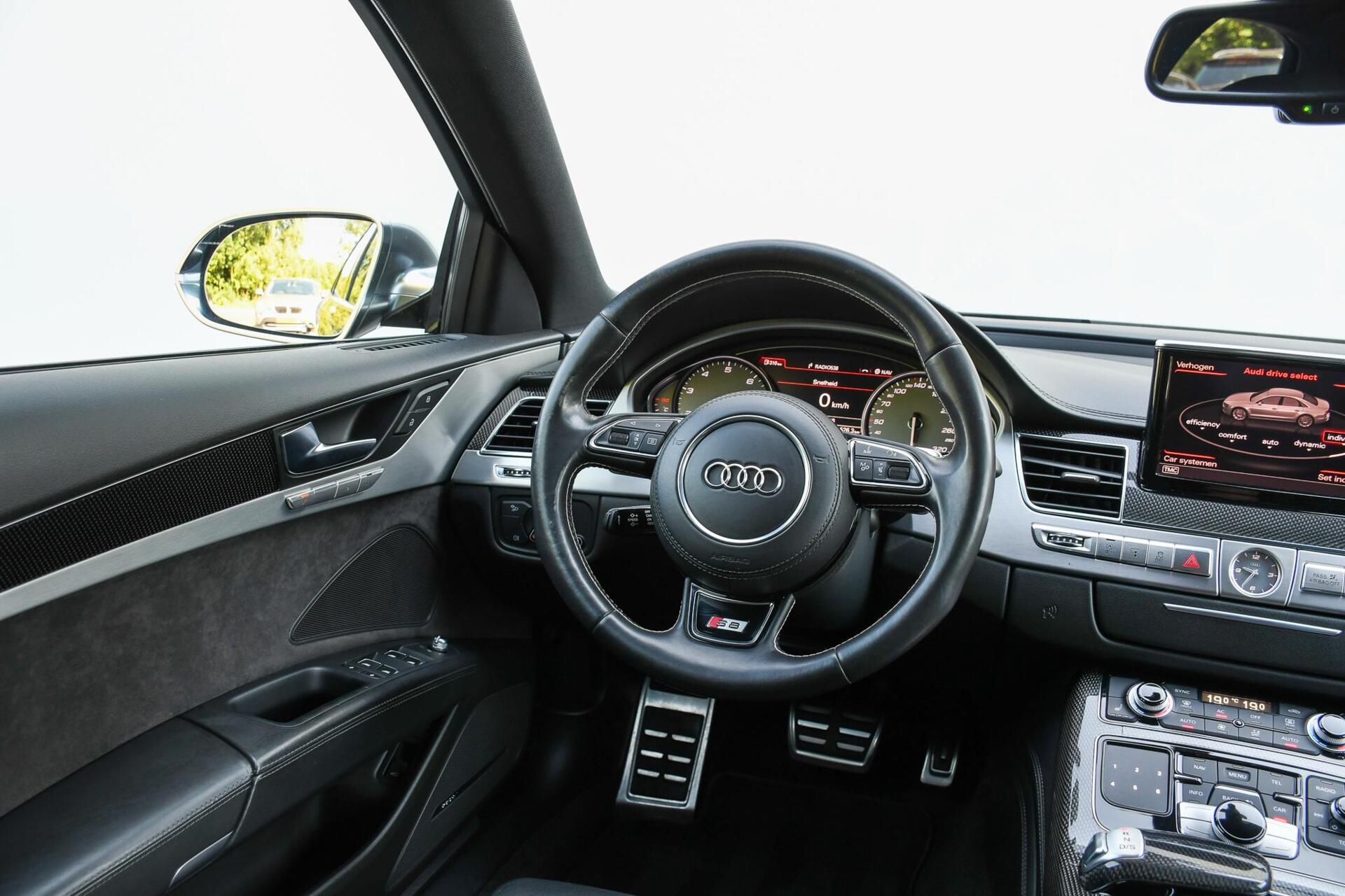 Foto van Audi S8