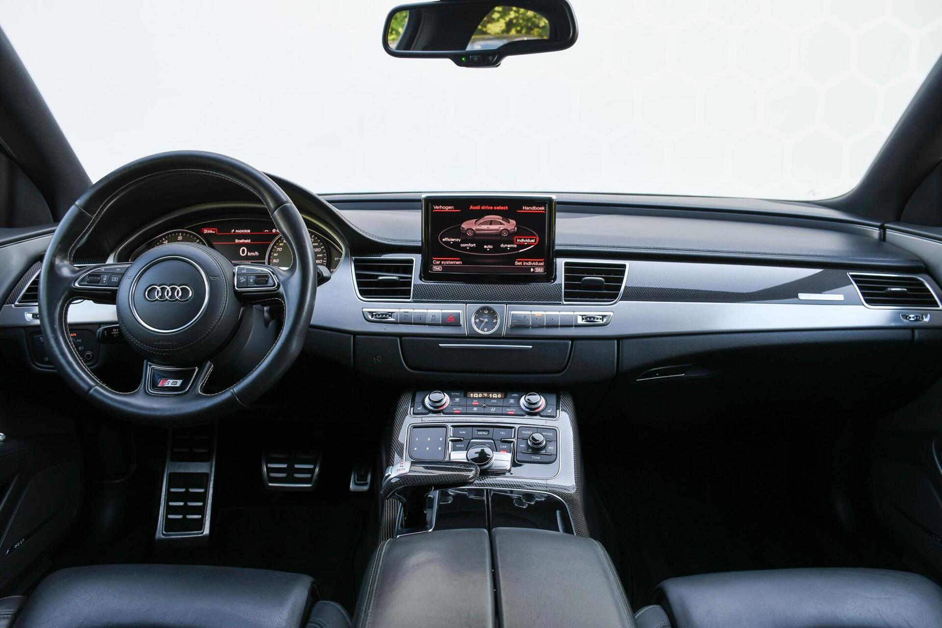 Foto van Audi S8