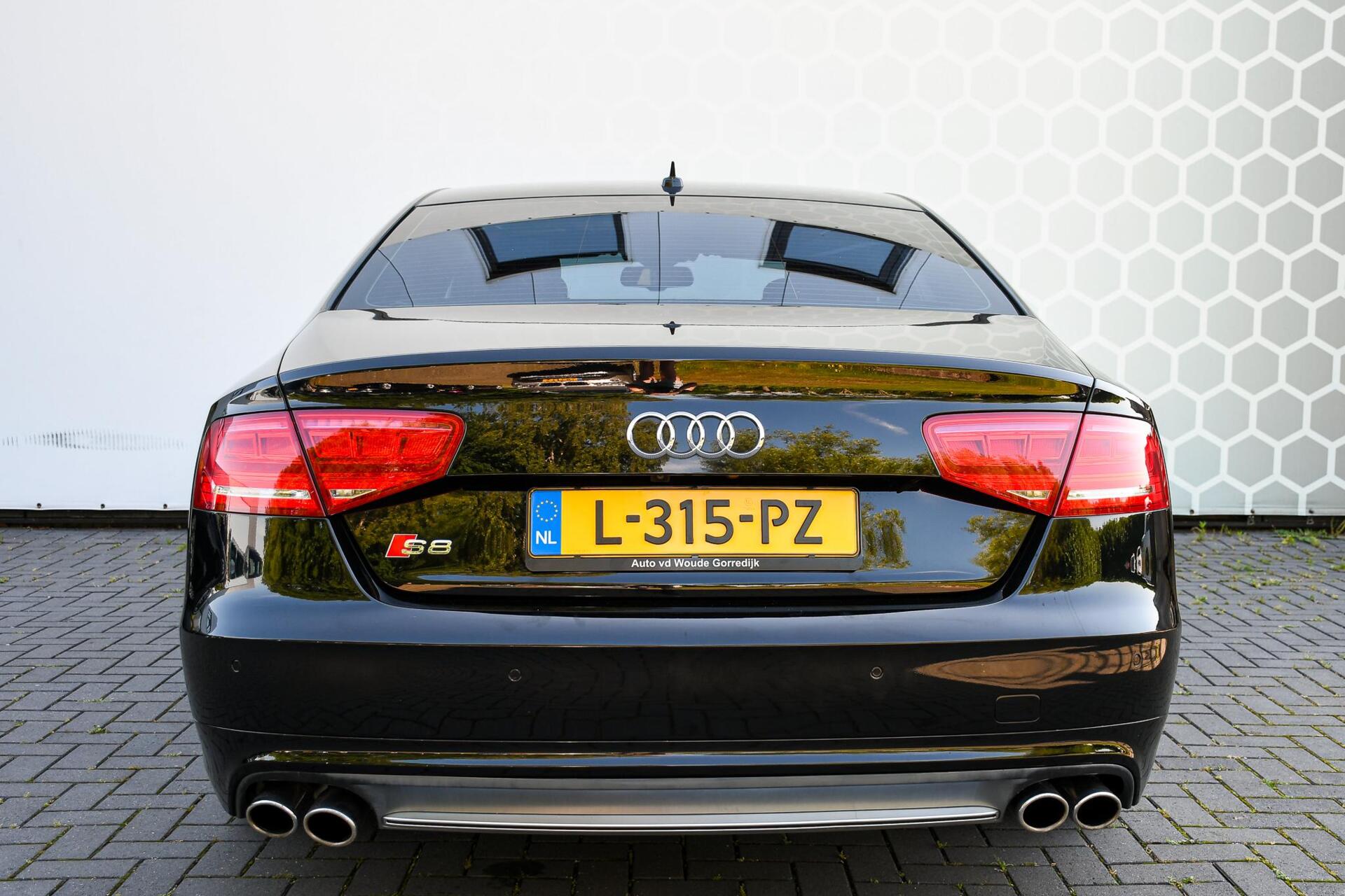 Foto van Audi S8