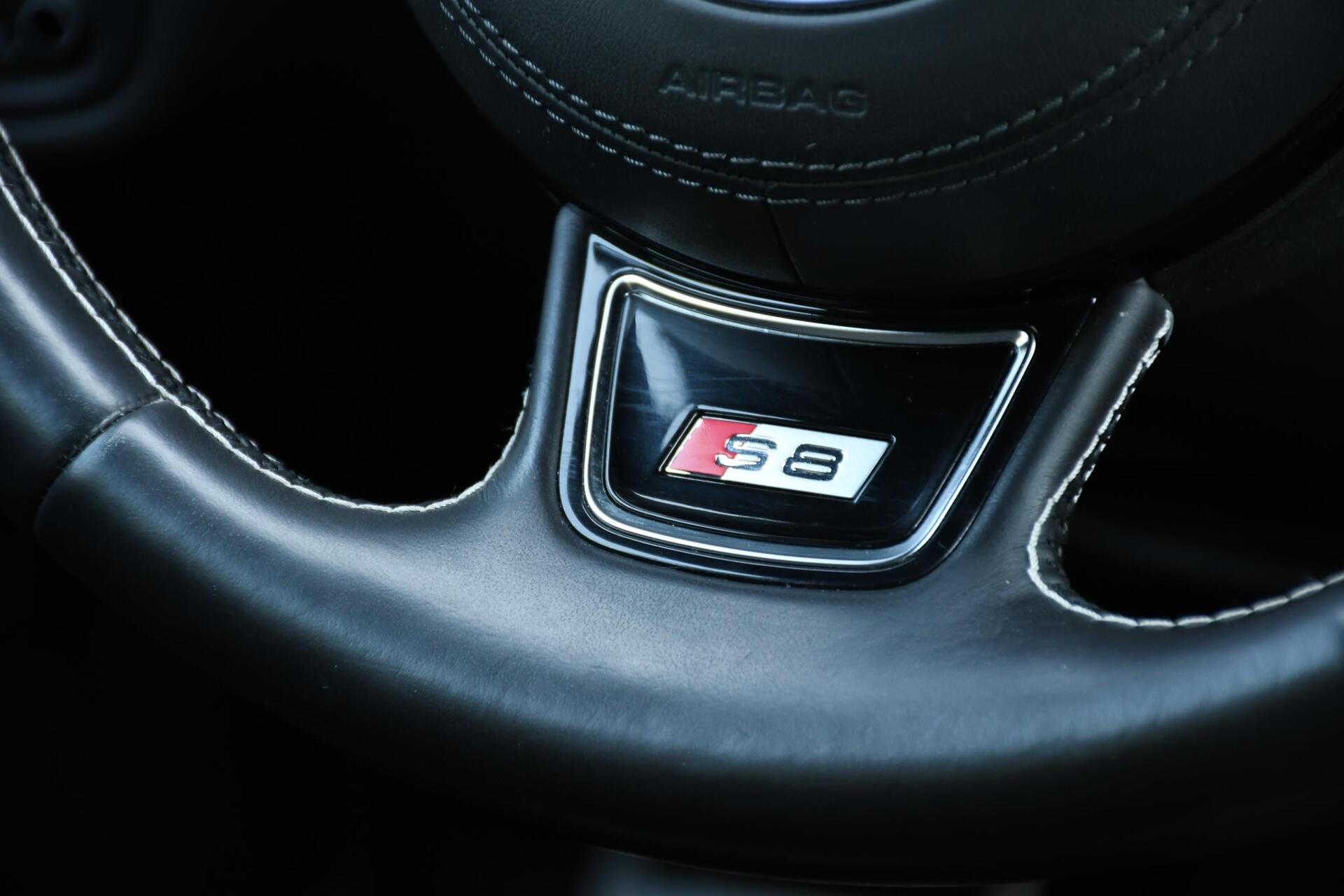 Foto van Audi S8