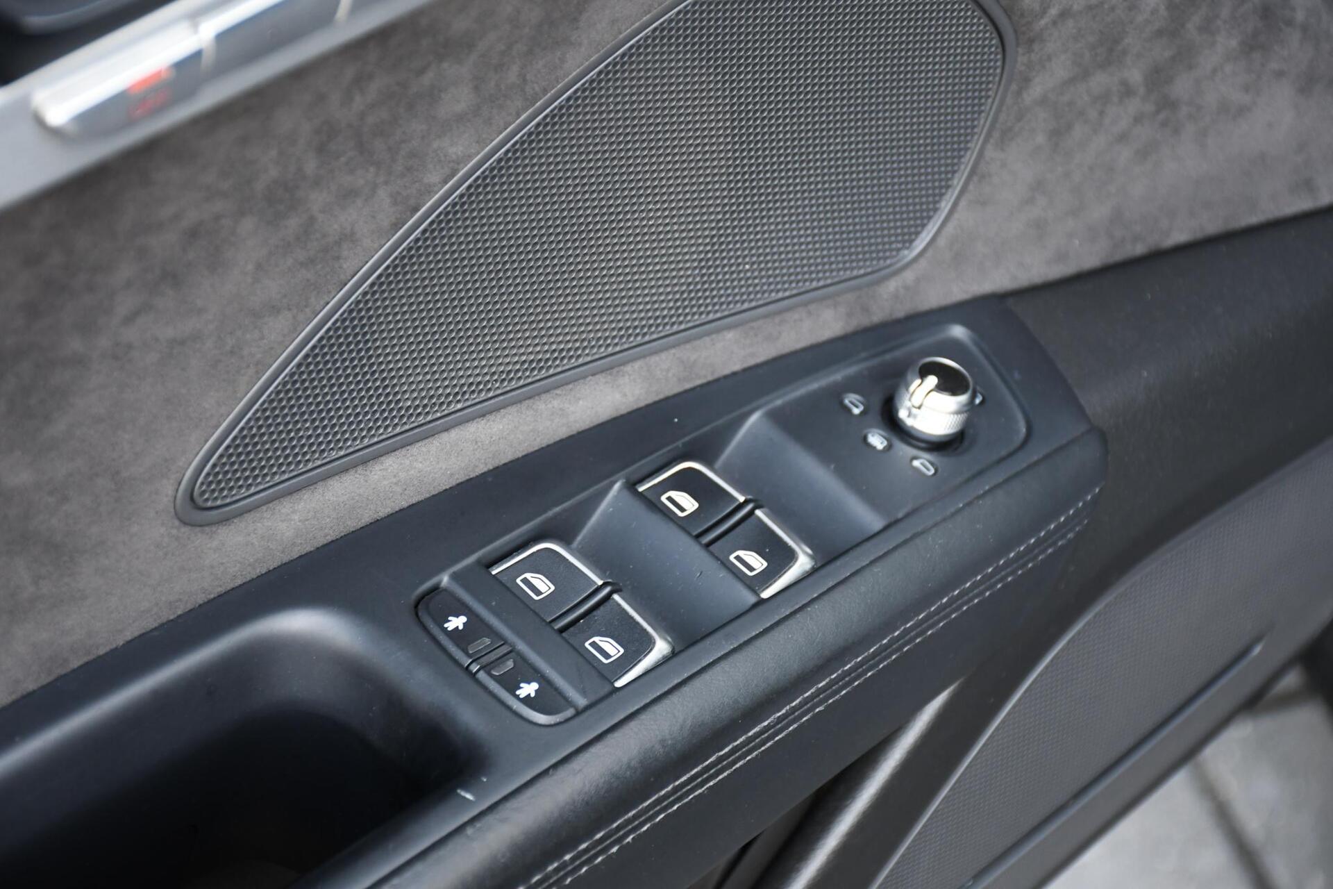 Foto van Audi S8
