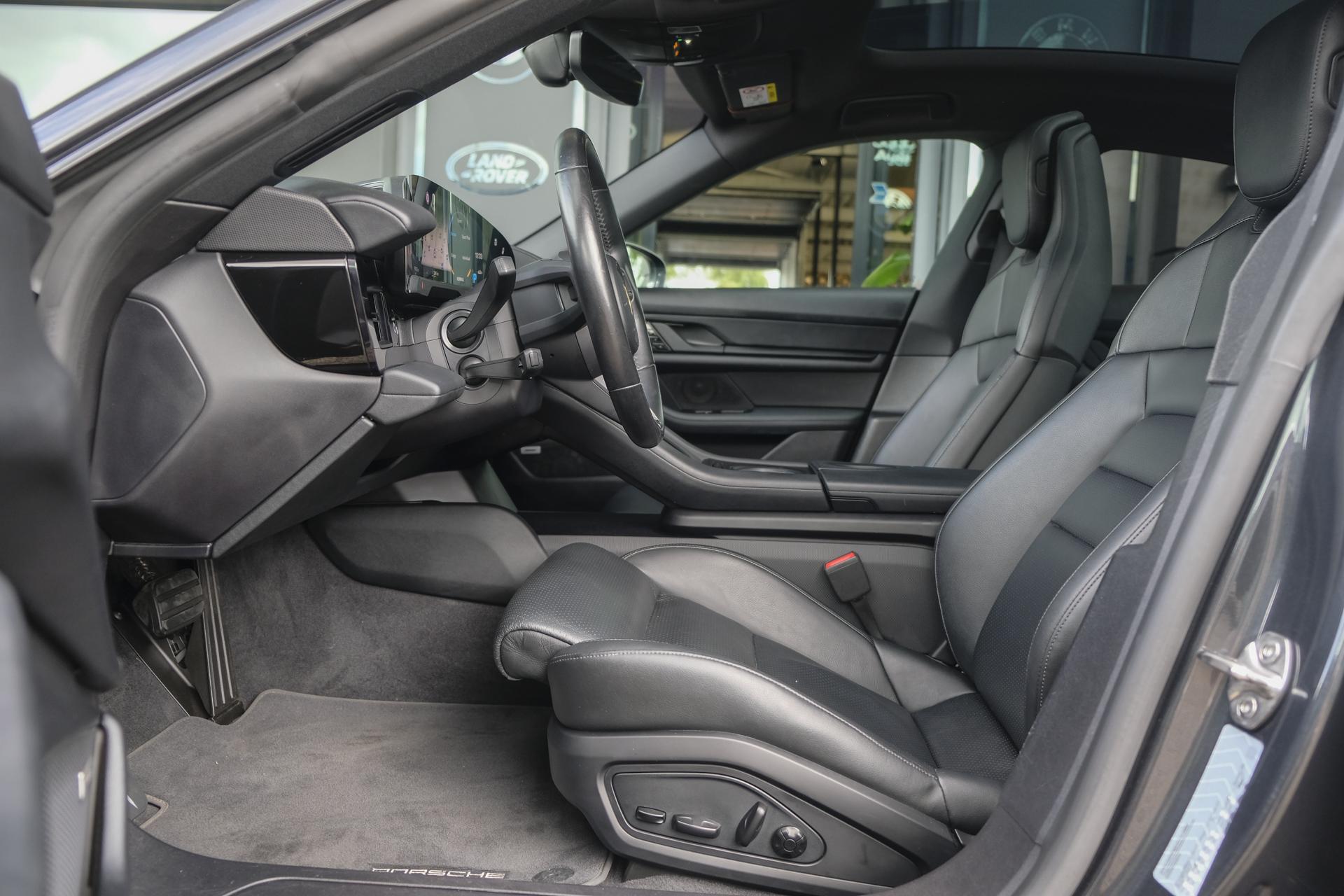 Foto van Porsche Taycan