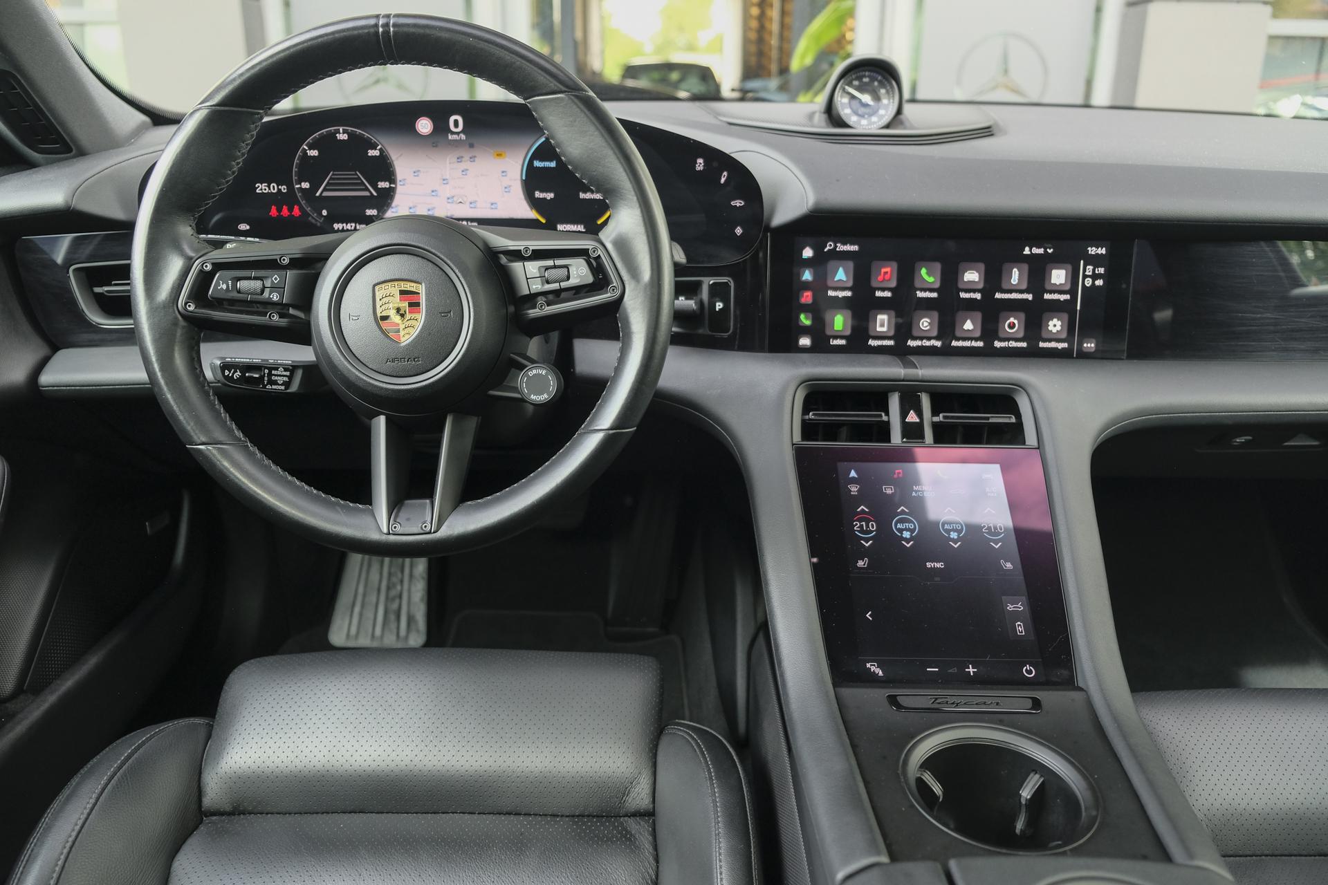 Foto van Porsche Taycan