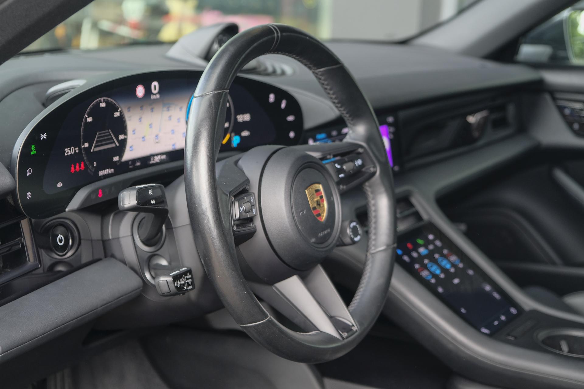 Foto van Porsche Taycan