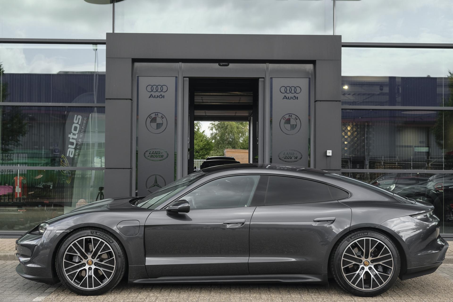 Foto van Porsche Taycan