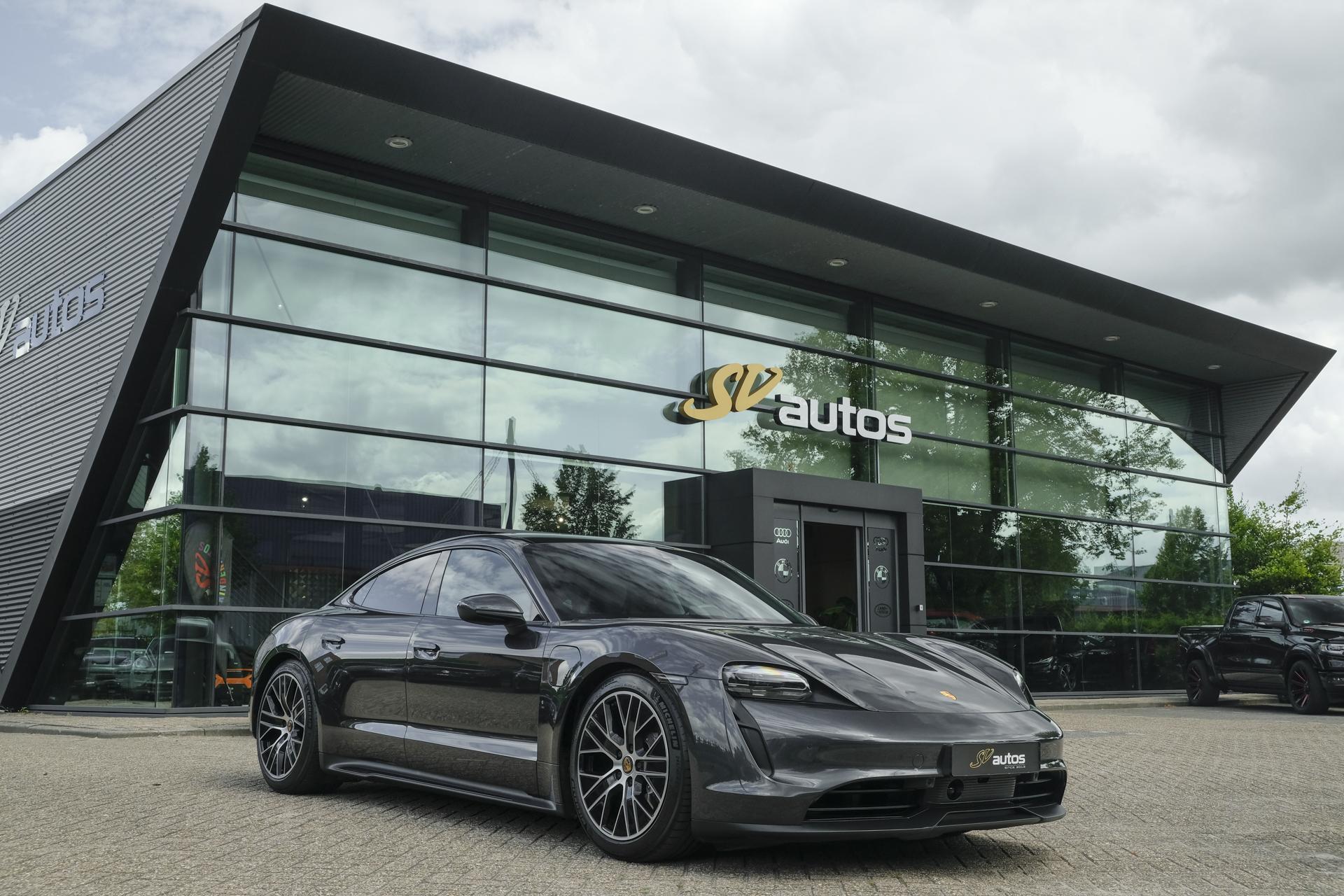 Porsche Taycan Performance Plus 476pk 93,4 kWh 2021 - voorkant
