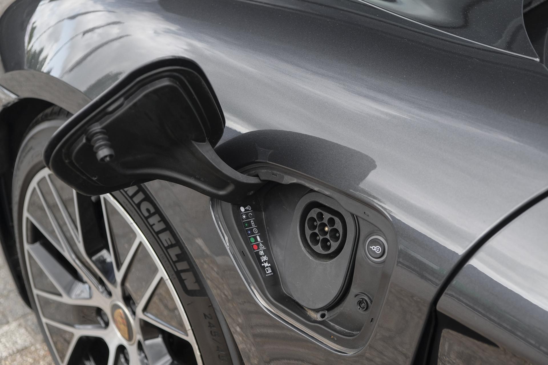 Foto van Porsche Taycan