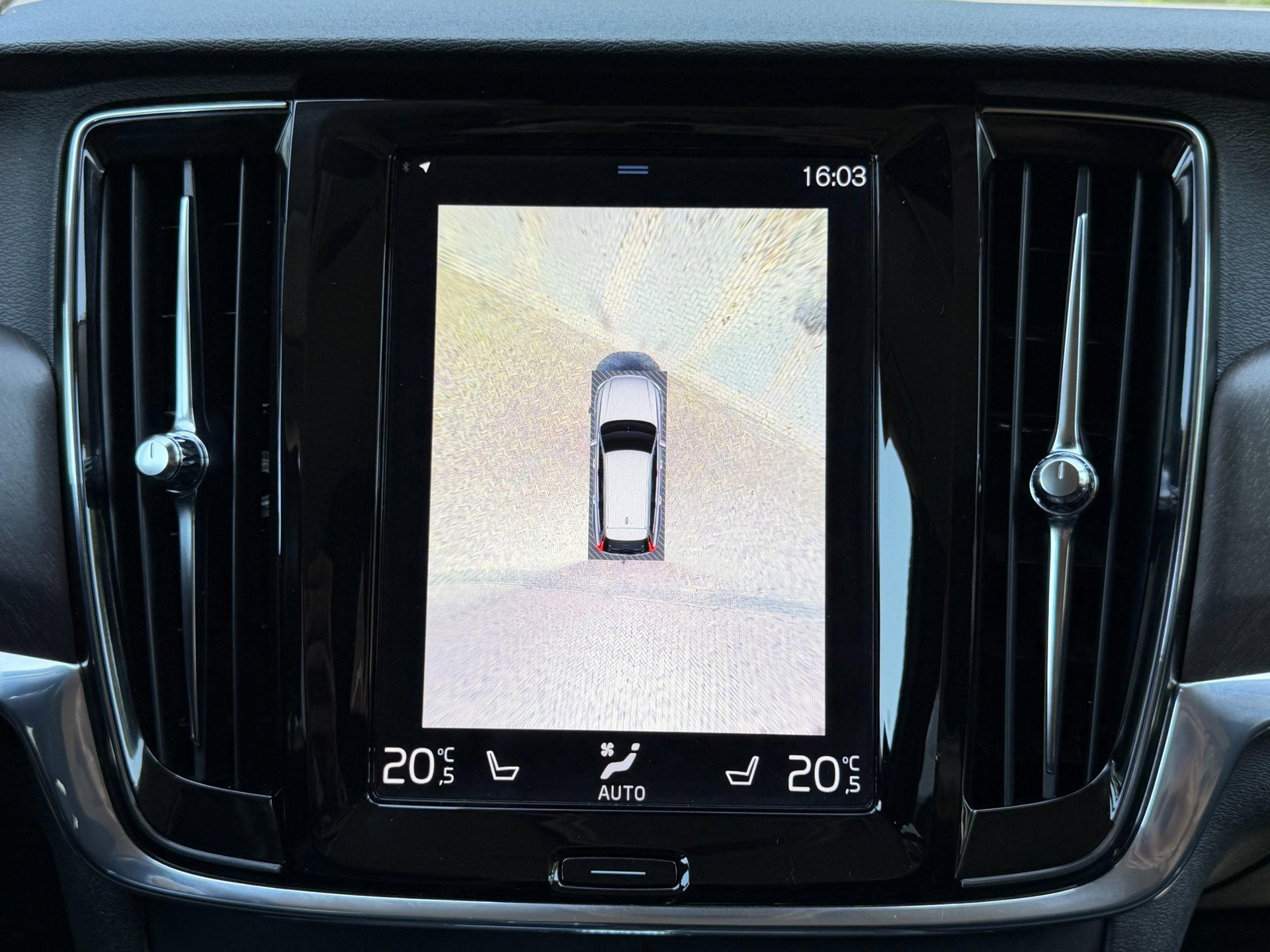Foto van Volvo V90 Cross Country