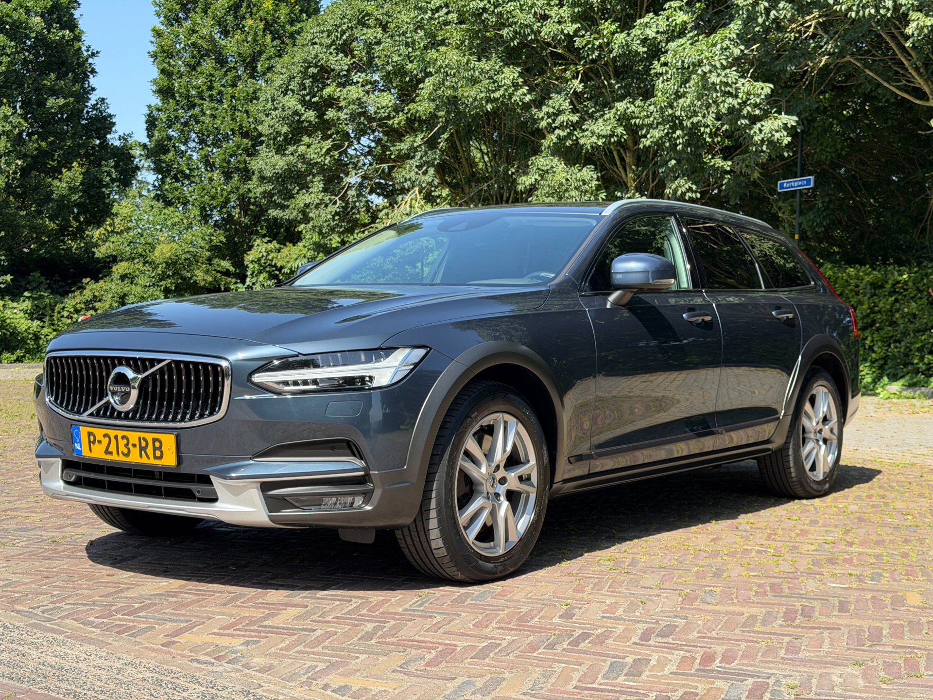 Foto van Volvo V90 Cross Country