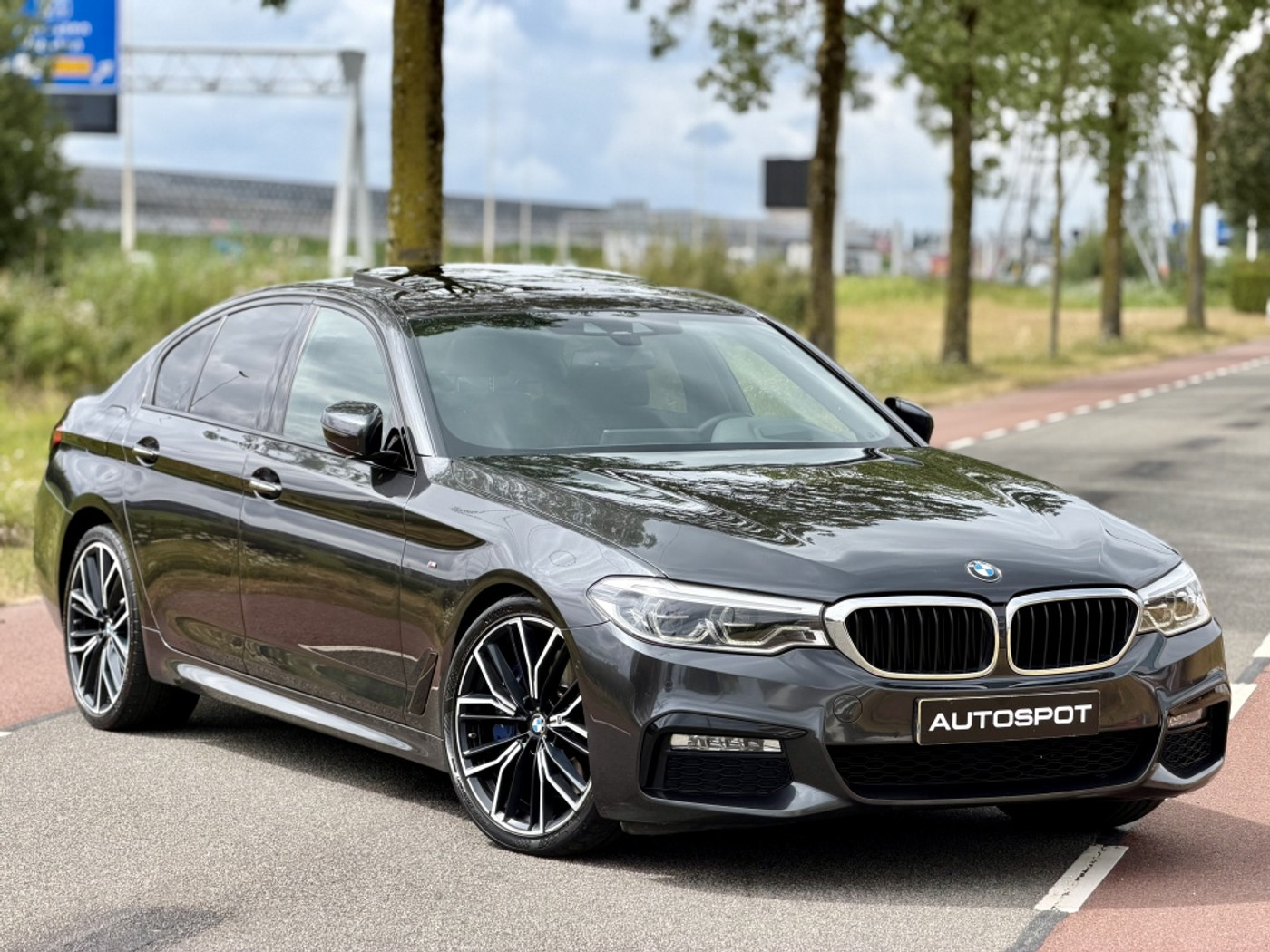 BMW 540i 540i High Executive M-Sport Schuifdak Memory H&K HUD 2017 - voorkant