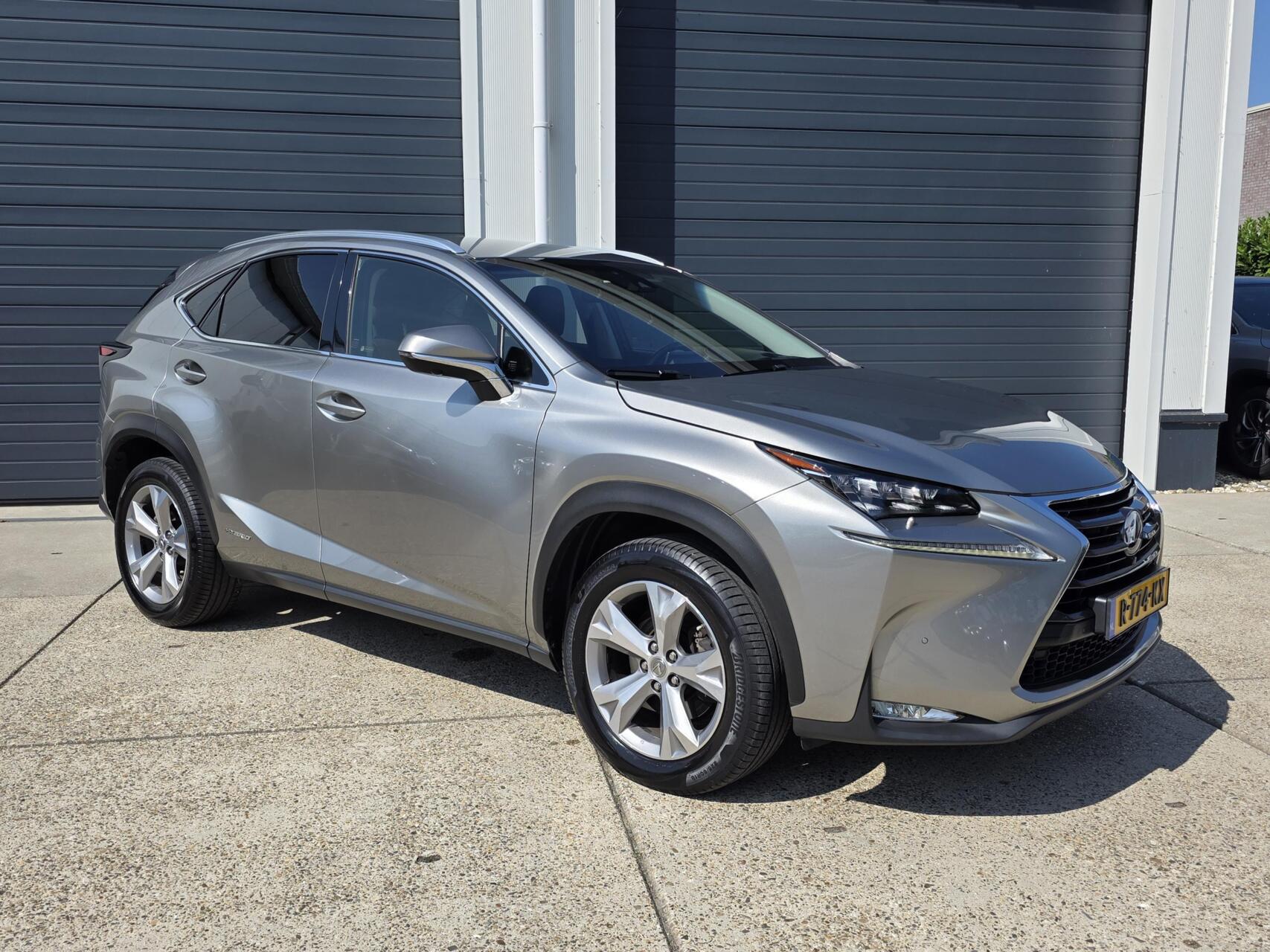 Foto van Lexus Lexus Nx300h