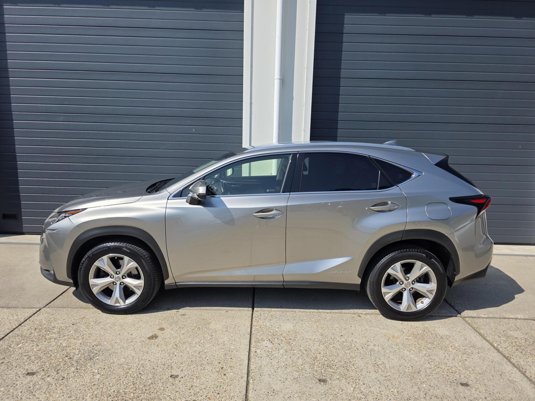 Foto van Lexus Lexus Nx300h
