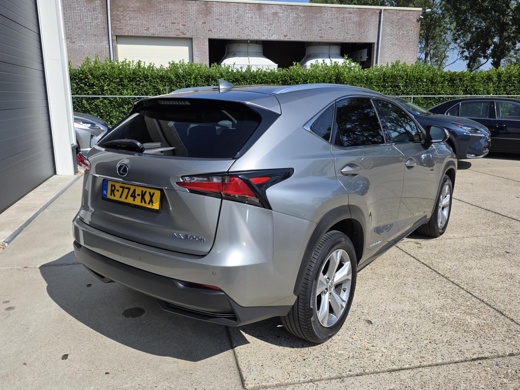 Foto van Lexus Lexus Nx300h