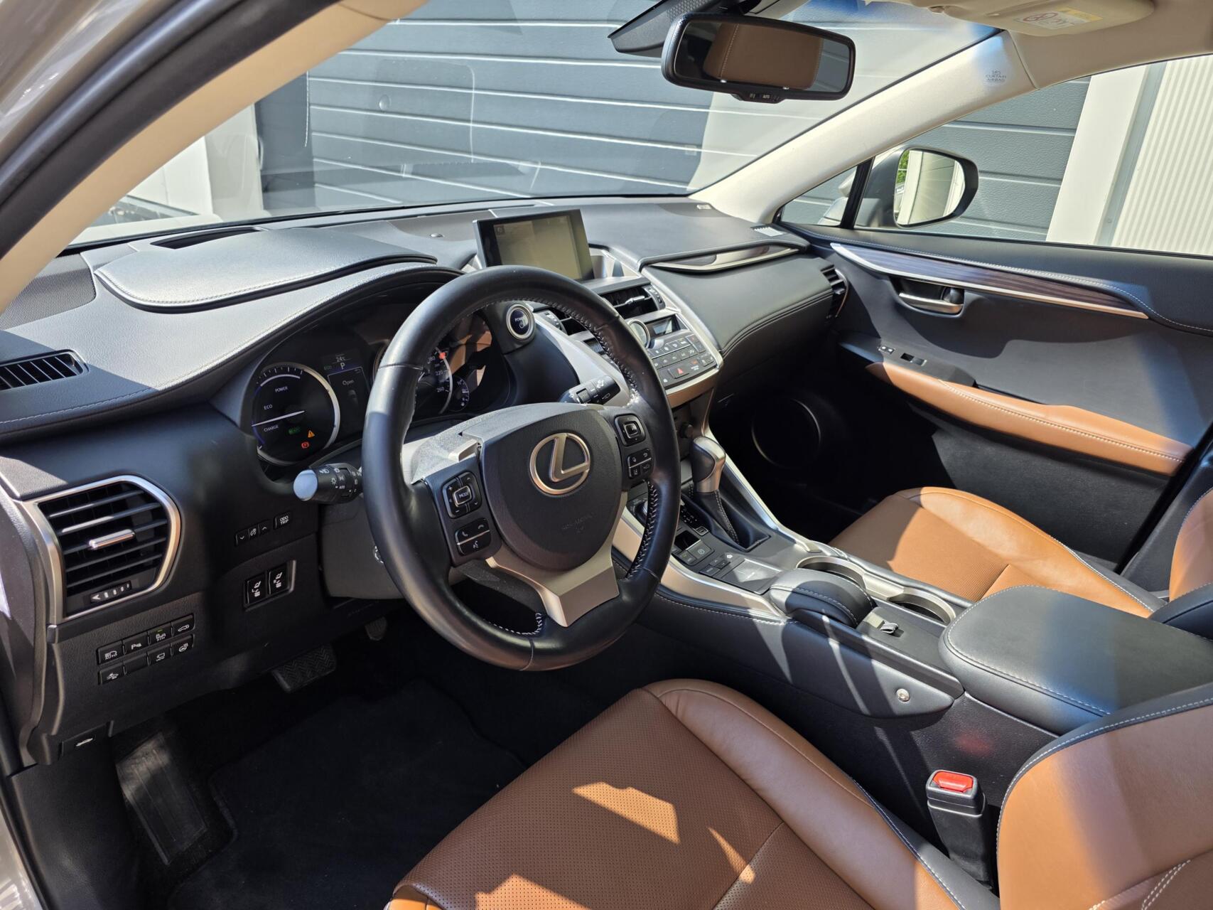 Foto van Lexus Lexus Nx300h