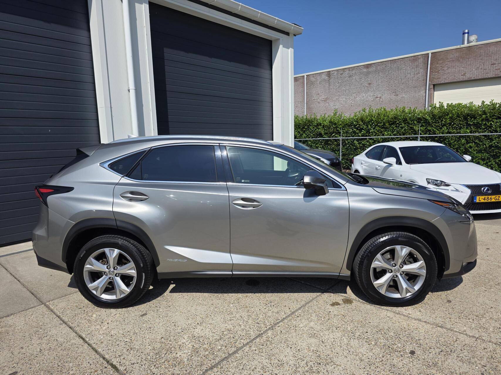 Foto van Lexus Lexus Nx300h