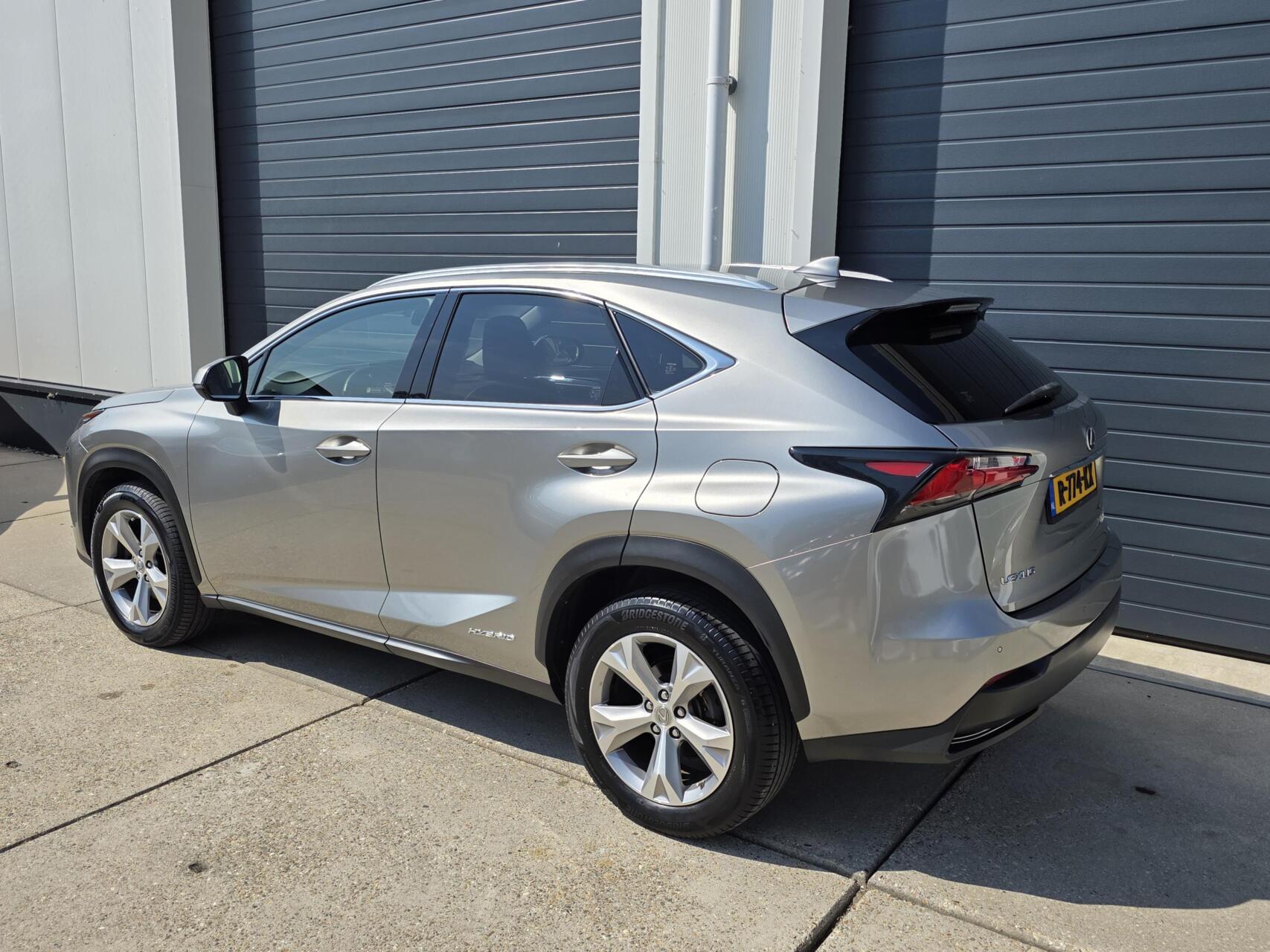 Foto van Lexus Lexus Nx300h
