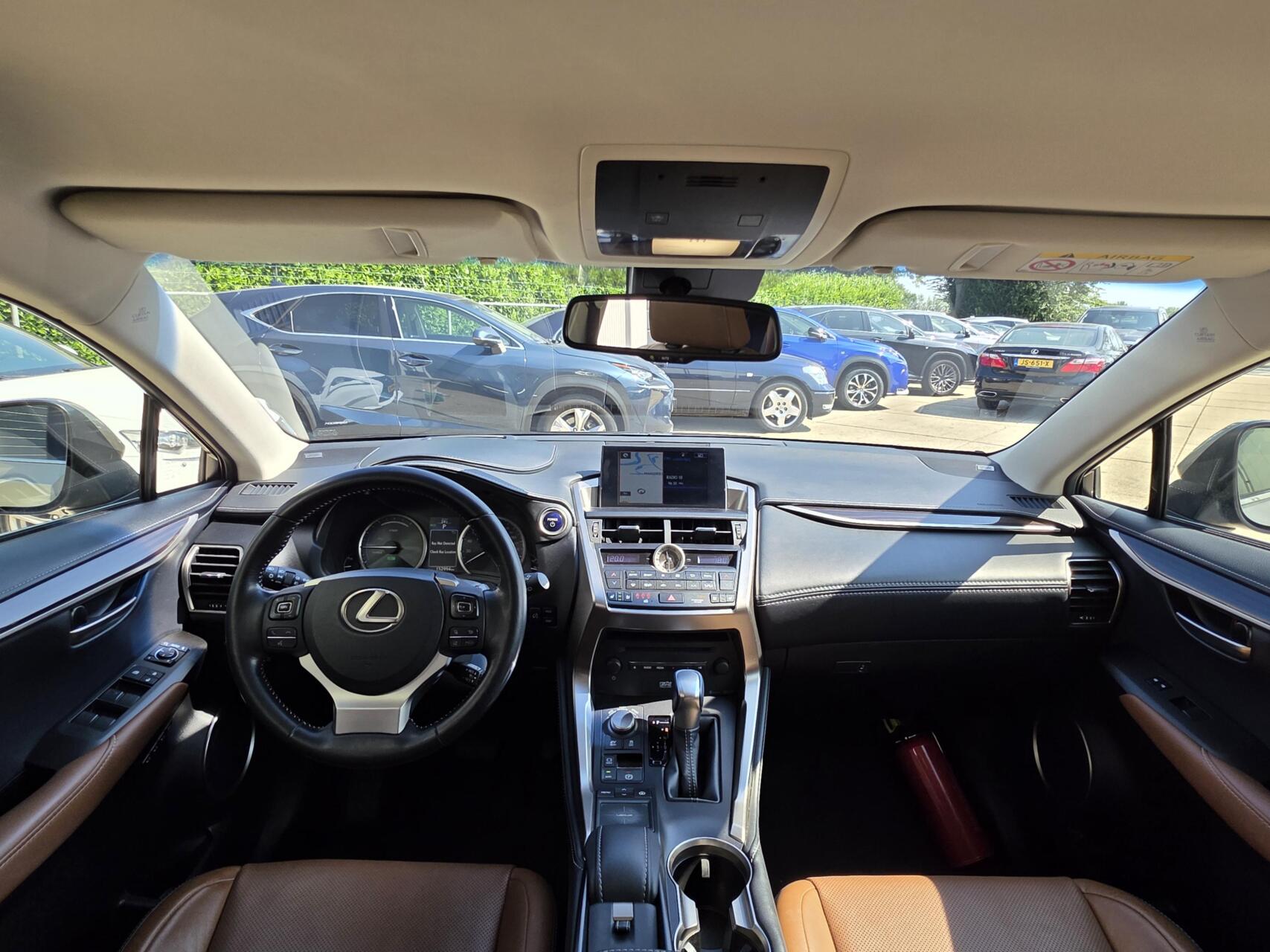 Foto van Lexus Lexus Nx300h