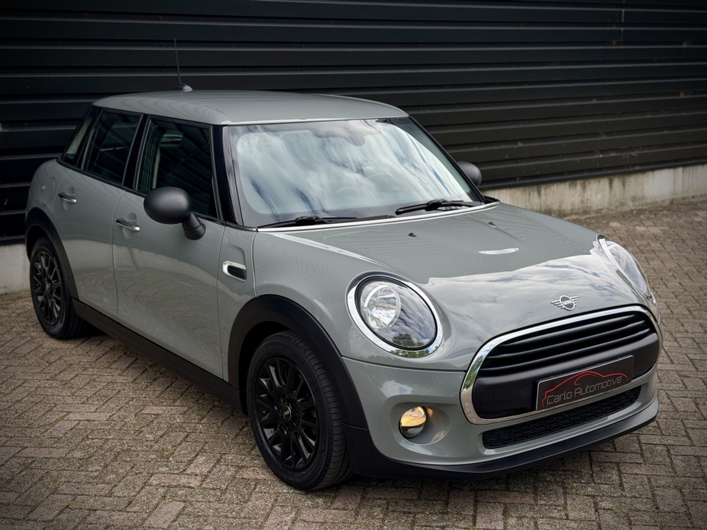 Foto van Mini One