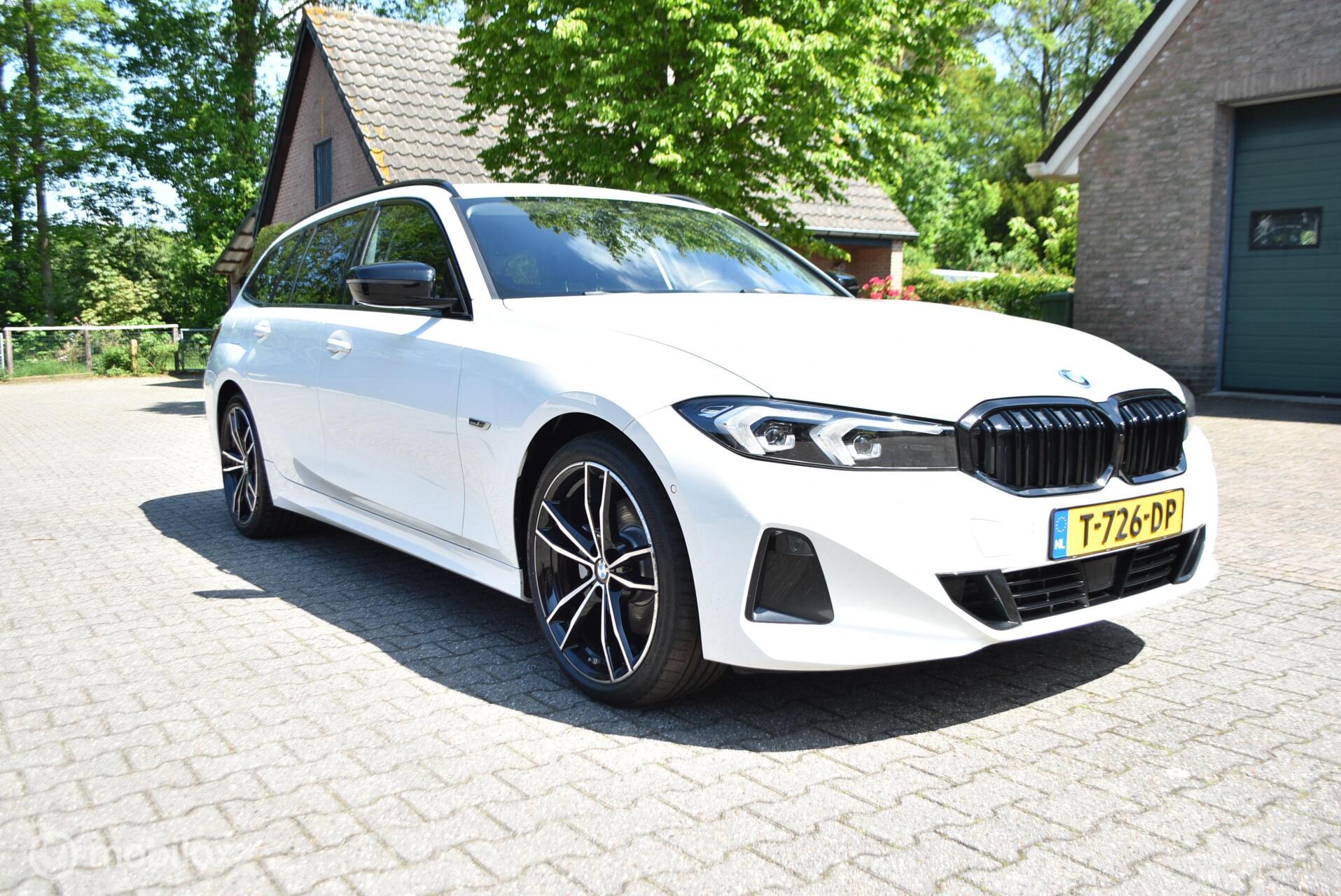 BMW 320e 320e , WIDE SCREEN , Nieuw model 2023 - voorkant