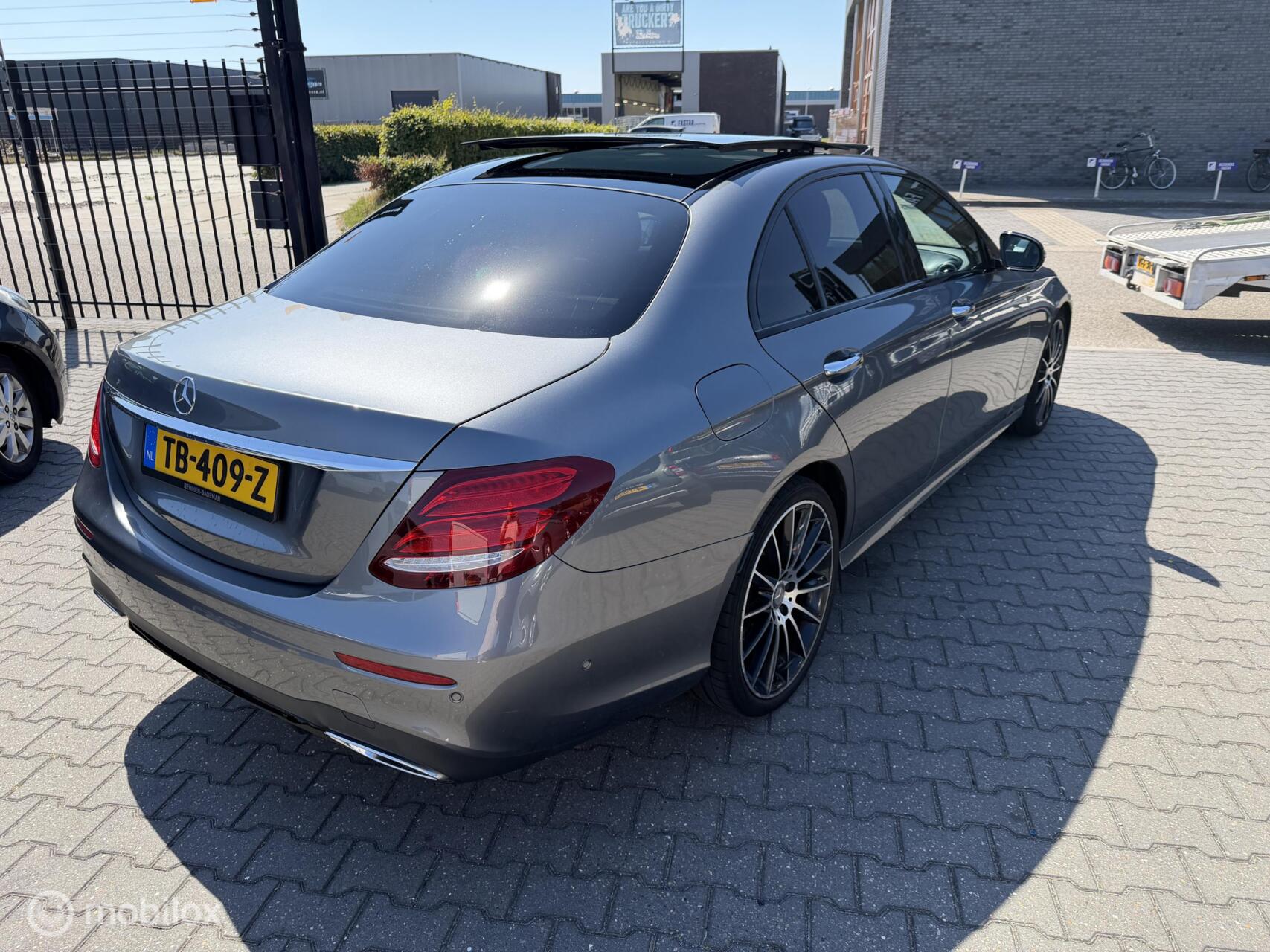 Foto van Mercedes-Benz E 220 D