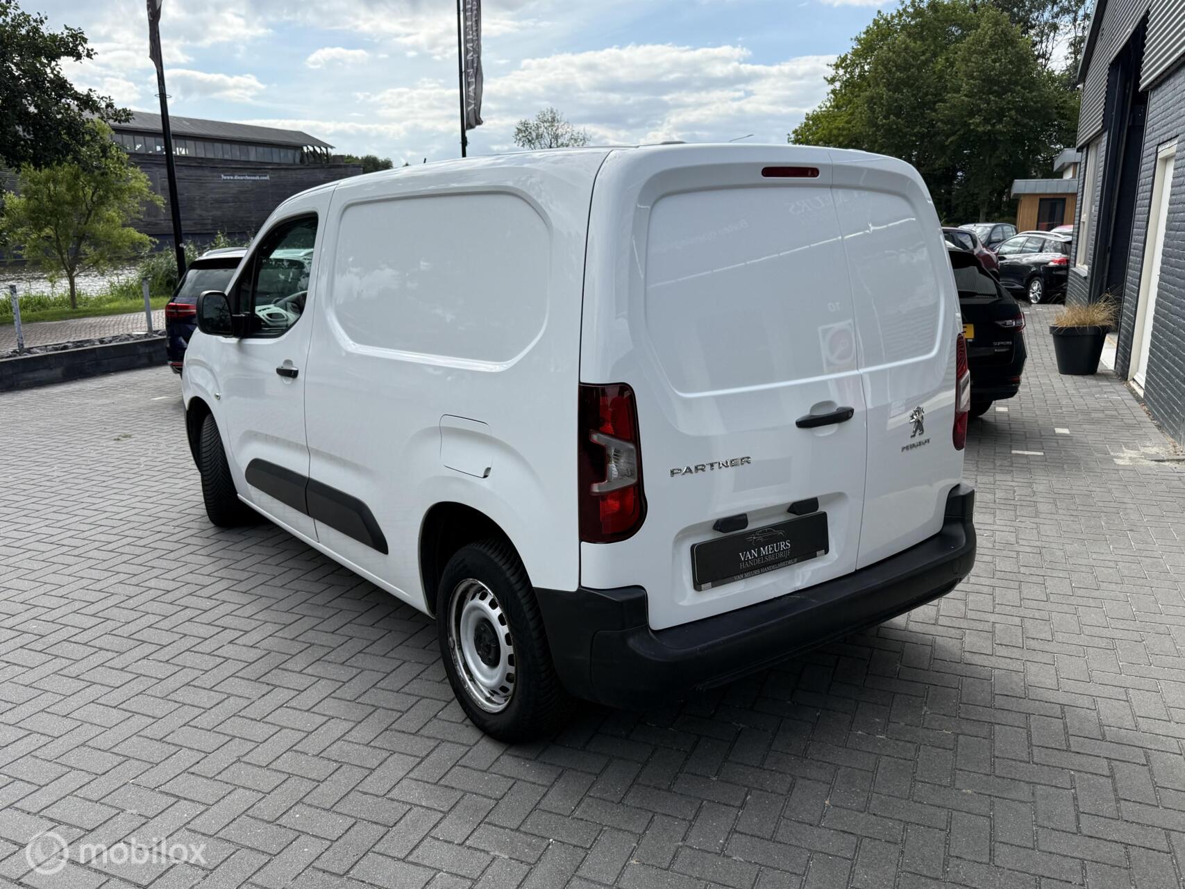 Foto van Peugeot Partner