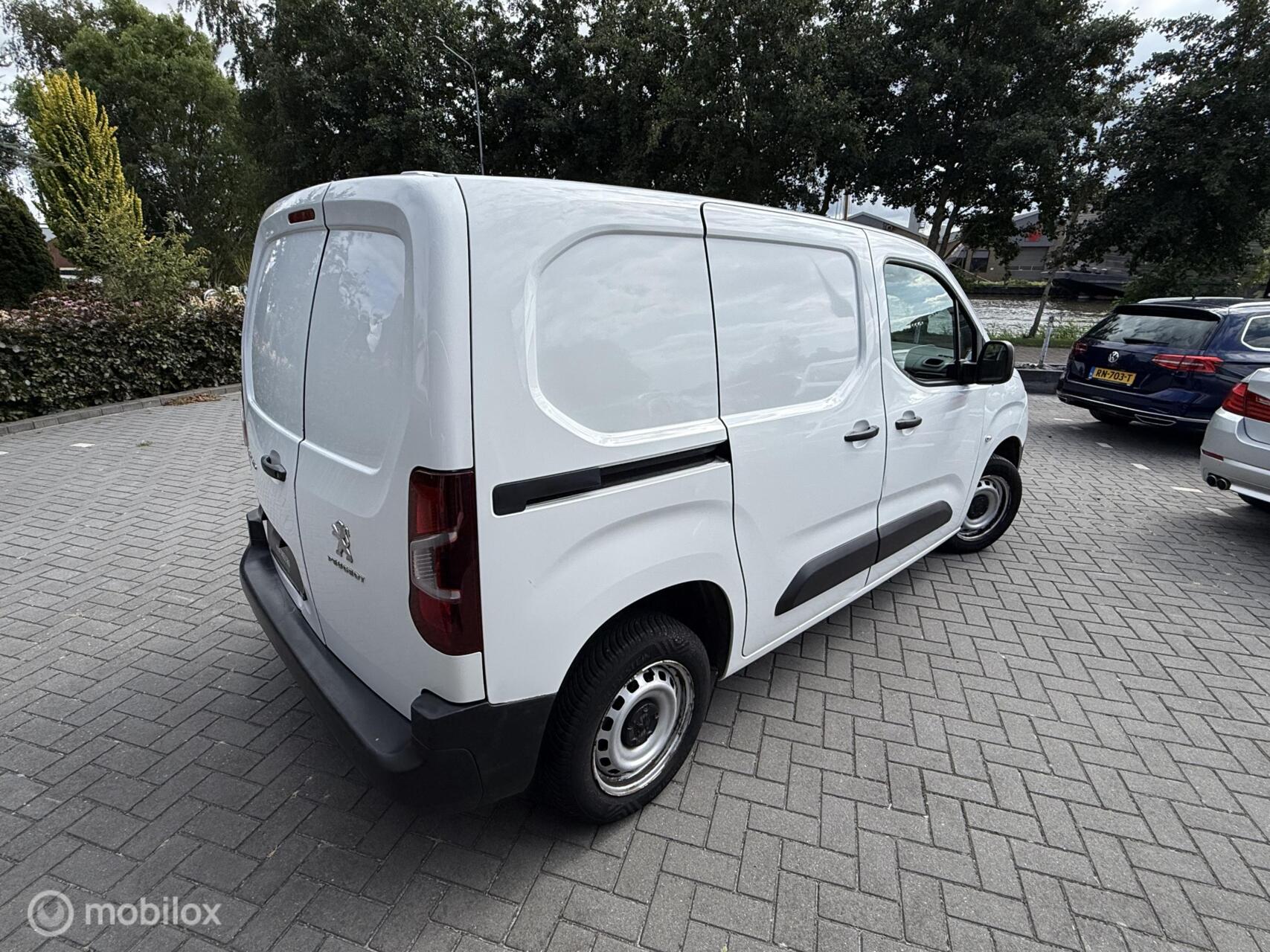 Foto van Peugeot Partner