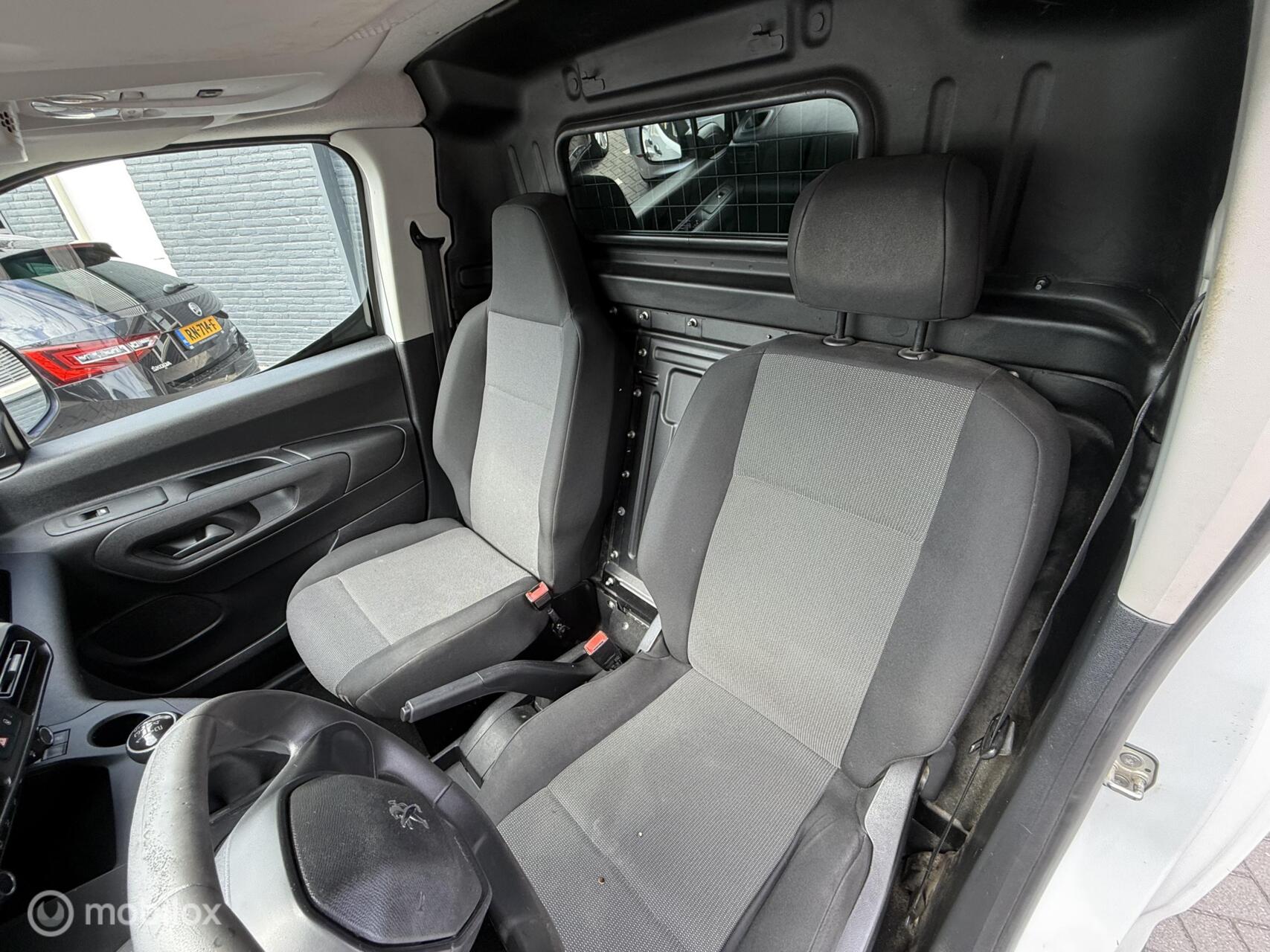 Foto van Peugeot Partner