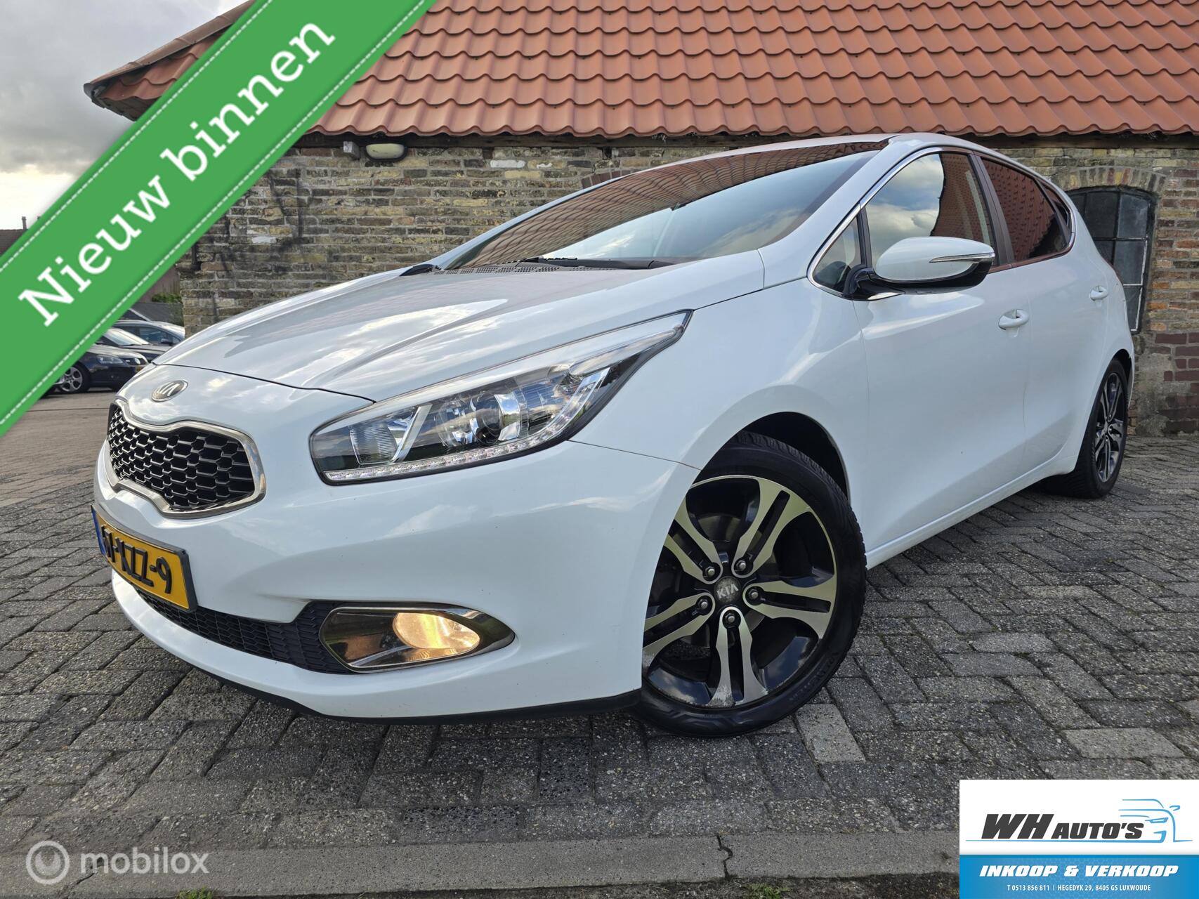 Kia Cee D 1.6 GDI Plus Pack | Camera | Navi 2012 - voorkant