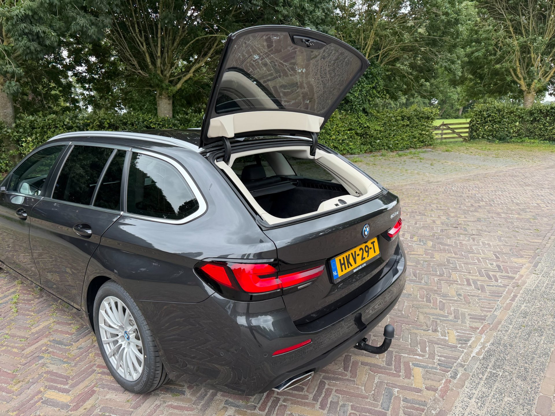 Foto van BMW 530e