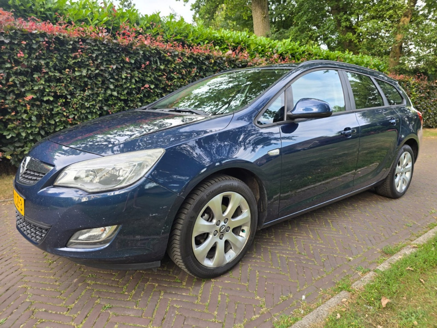 Opel Astra Sports Tourer 1.4 Turbo Bns + 2012 - voorkant